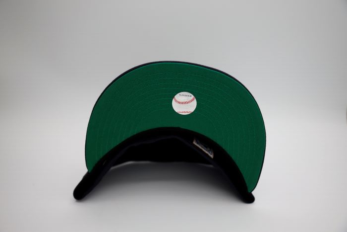 New Era Houston Astros WS22 59Fifty Fitted Cap - Chrome/Black Rust - Official MLB Baseball Hat for Men - Perfect for Games, Collecting & Streetwear Fashion