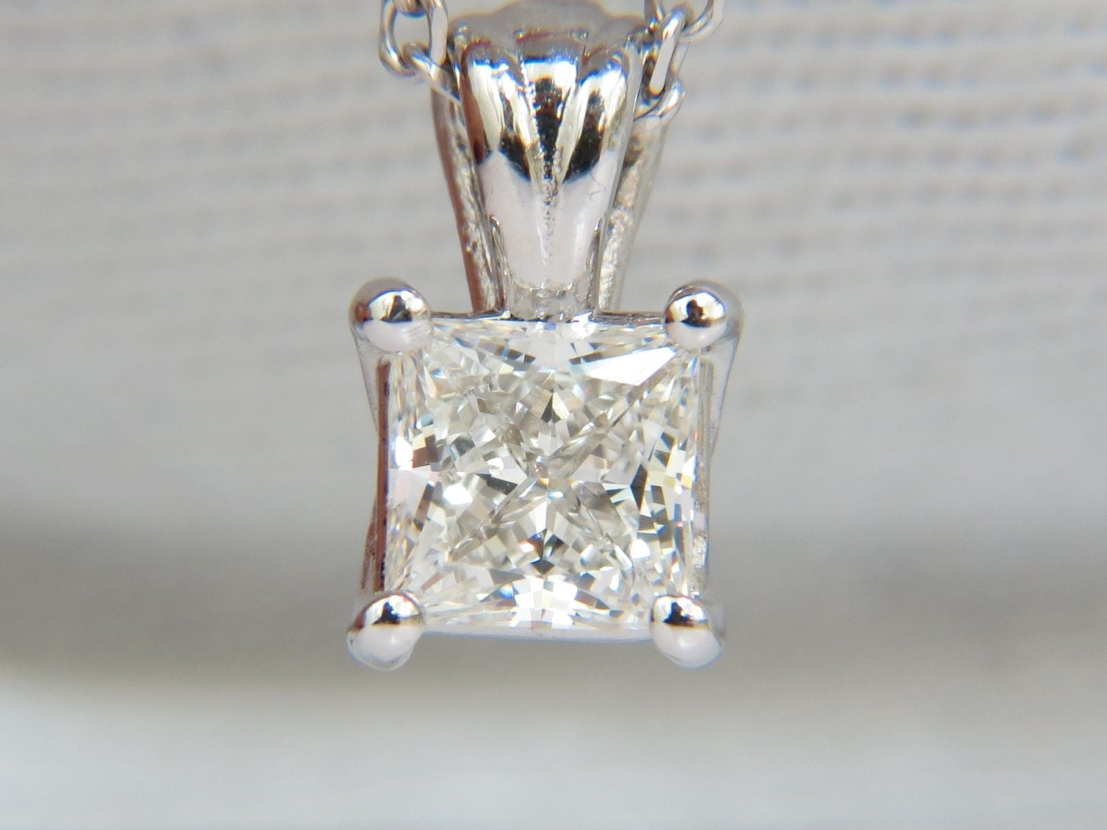 1.01CT GIA Certified Princess Cut Diamond Solitaire Pendant in 14kt Gold (H/VVS1) - Elegant Necklace for Weddings, Anniversaries & Special Occasions