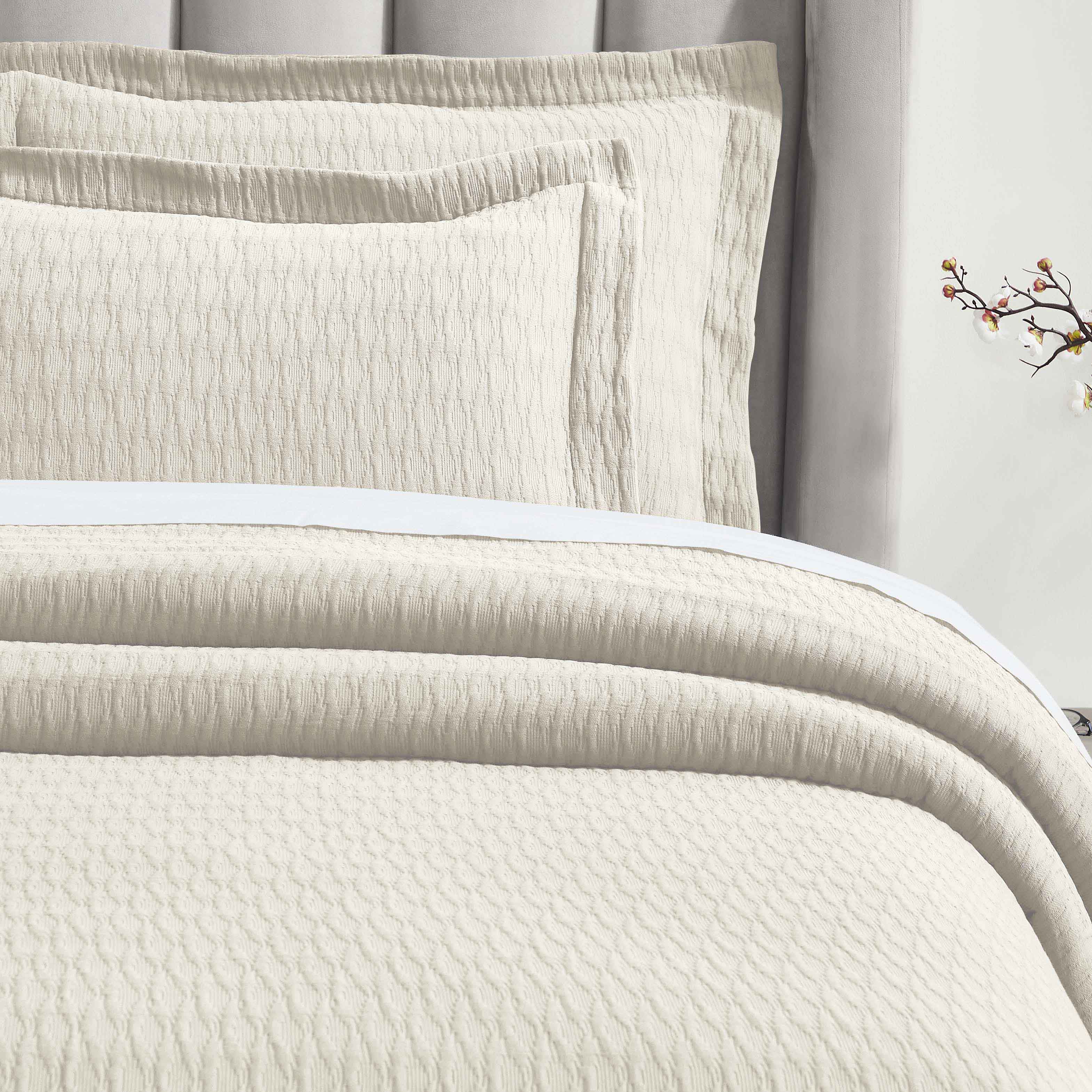 Calvert Cotton Medium Weight Geometric Matelasse Bedspread Set - Queen Size Luxury Bedding for Modern Bedrooms | Perfect for Master Bedroom, Guest Room & Dorm Decor