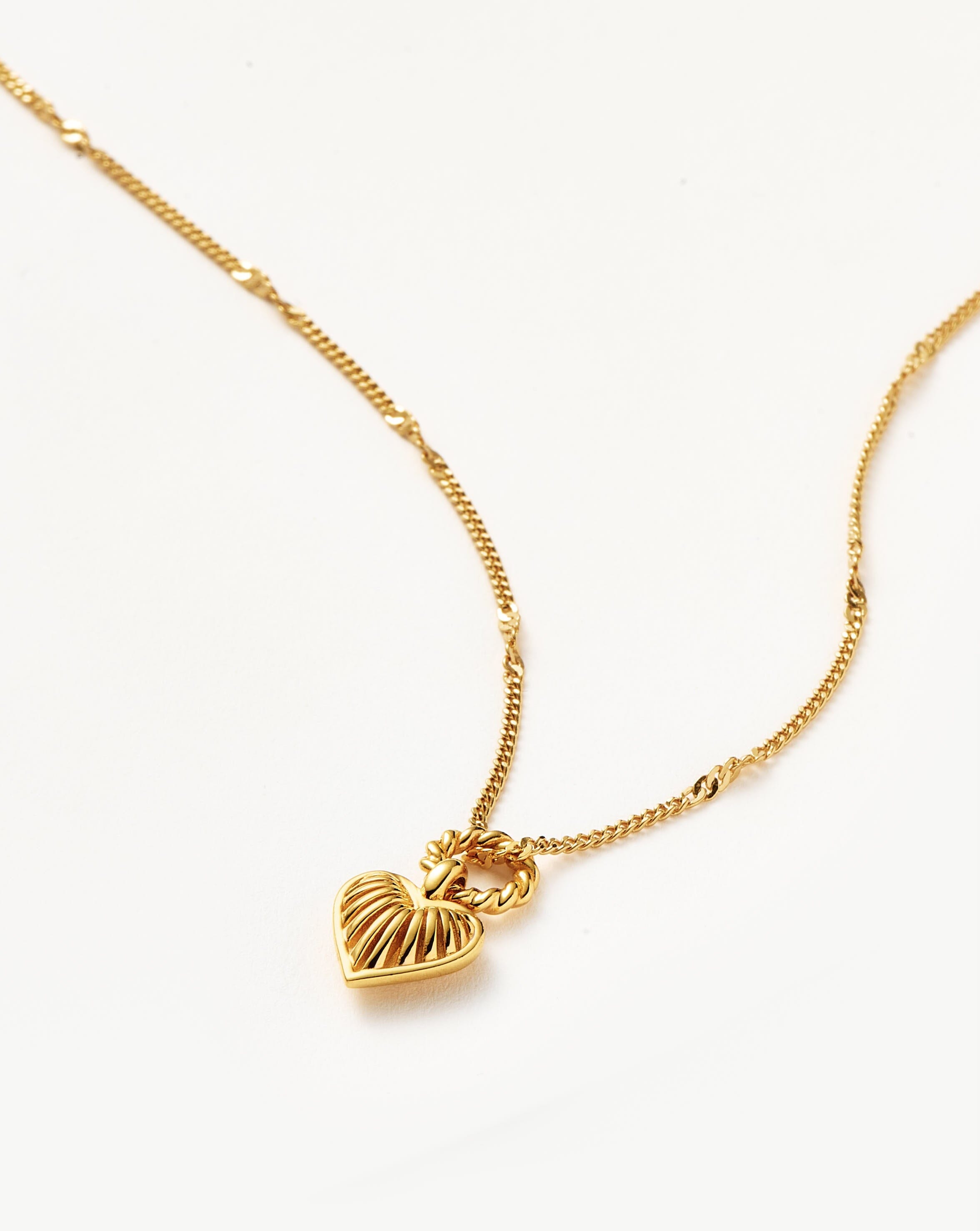 Mini Ridge Heart Charm Pendant Necklace for Women - Dainty Gold/Silver Layering Jewelry Gift for Valentine's Day, Anniversary & Everyday Wear