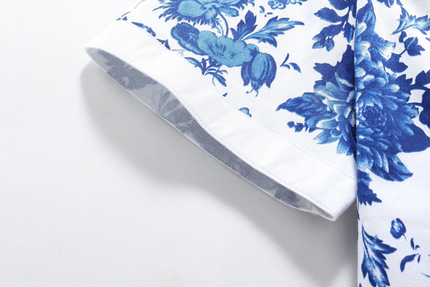 Men's Hawaiian Shirt - Tropical Floral Short Sleeve Button Down Beach Shirt | Casual Summer Wear for Vacations, Luau Parties & Island Getaways