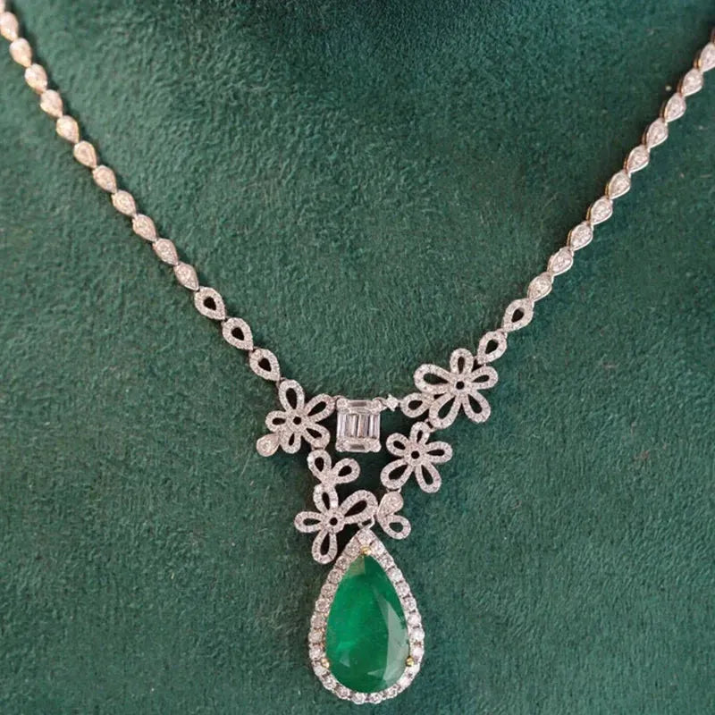 18K White Gold Natural Emerald & Diamond Floral Necklace for Women - Elegant Banquet Jewelry Gift - Perfect for Weddings, Galas & Special Occasions