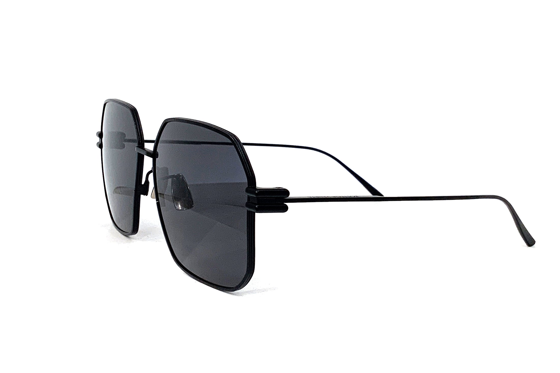 Bottega Veneta BV1047S (001) Sunglasses - Luxury Polarized UV Protection for Men & Women | Perfect for Outdoor Activities, Travel, and Fashion Accessories