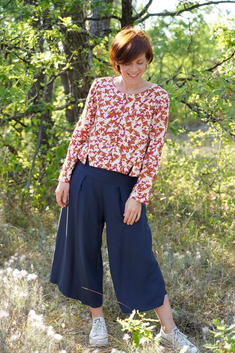 Viscose Poplin Fabric by Églantine et Zoé - Soft & Lightweight Floral Caramel Print Material for Dresses, Blouses & DIY Sewing Projects