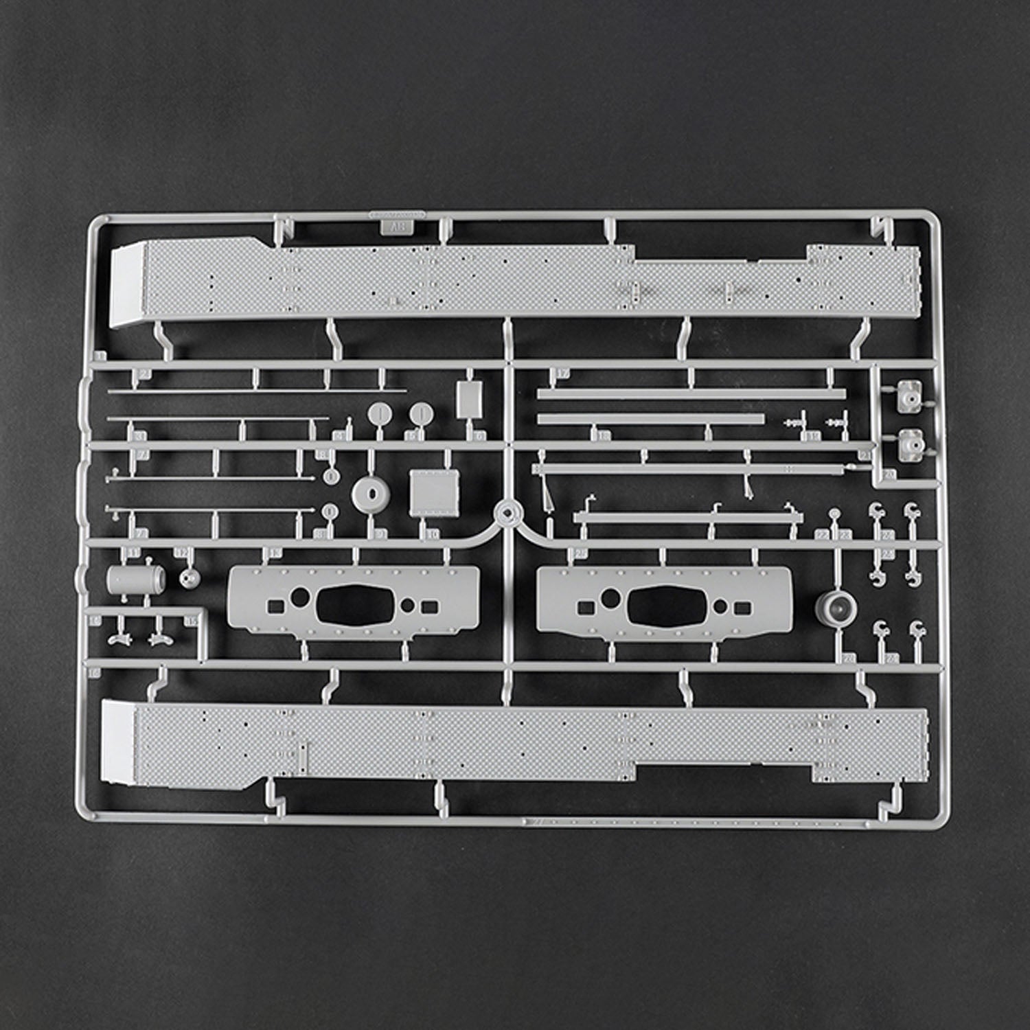 Trumpeter 1/16 PzKpfw III Ausf J German Armor Tank Model Kit - 1700 Parts Unassembled Plastic Military Vehicle with Metal Gun Barrel (00955) - Perfect for WWII History Enthusiasts, Model Builders & Collectors