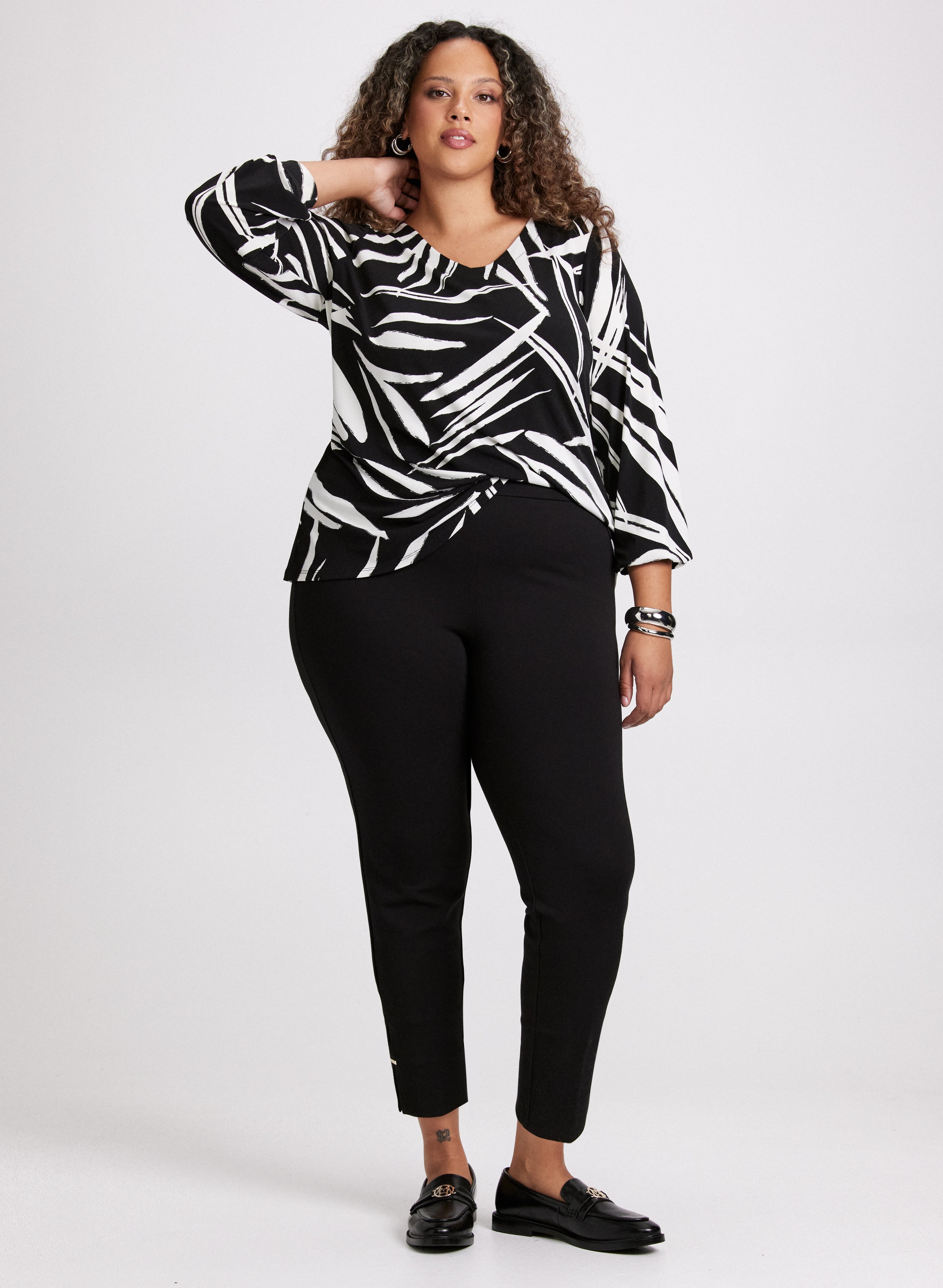Stylish Abstract Print V-Neck Top for Women - Trendy Casual Blouse for Everyday Wear, Office & Outings