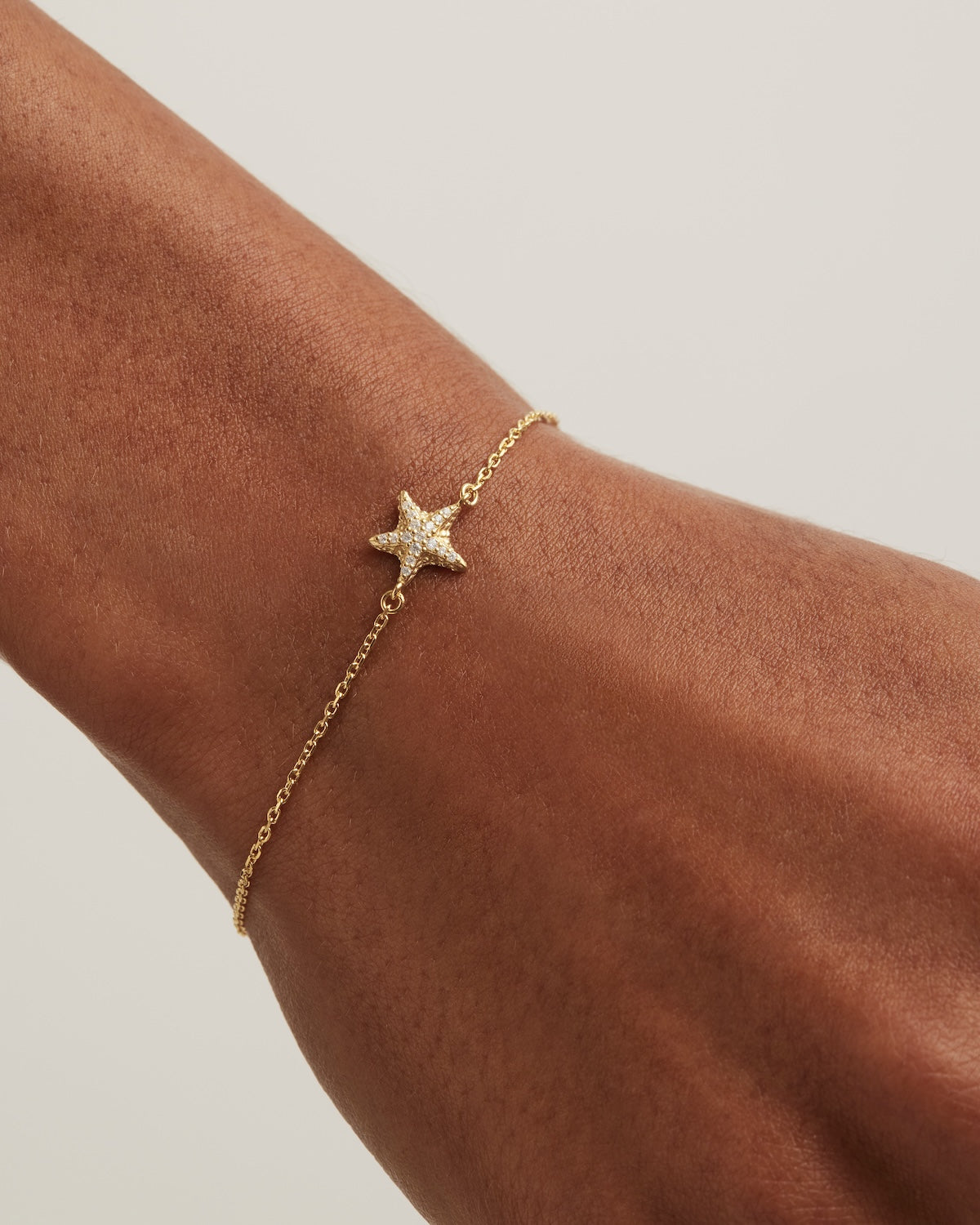 18K Gold Vermeil Starfish Bracelet for Women - Dainty Sea Life Jewelry - Perfect for Beach Vacations, Summer Outfits & Gift Giving