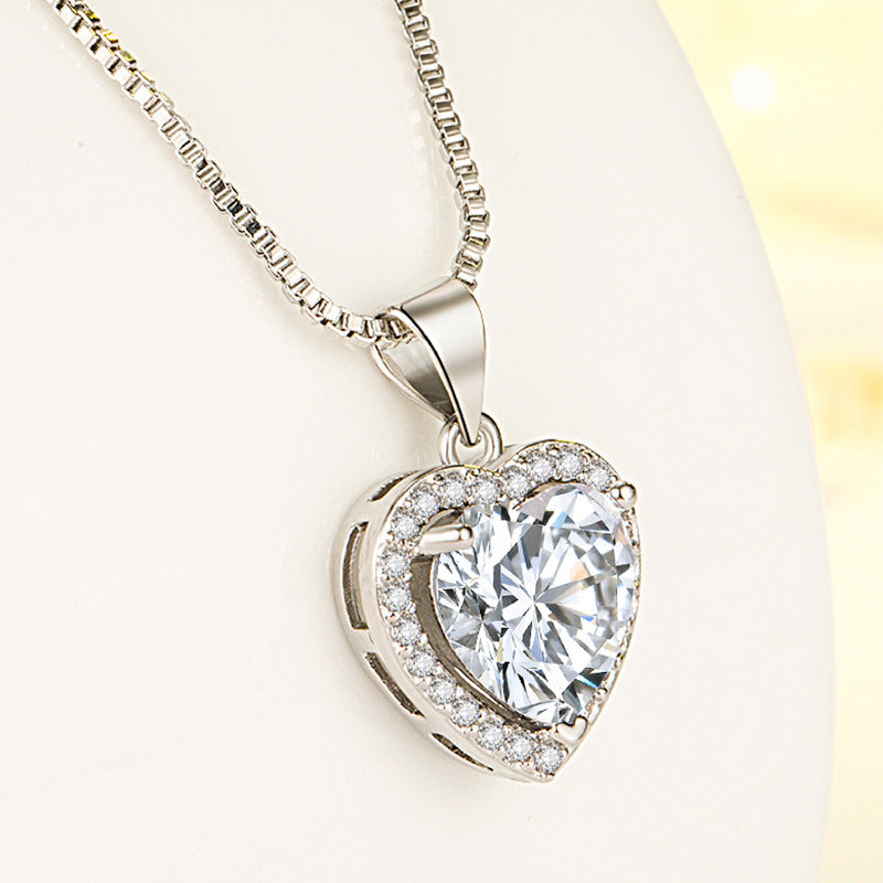 2023 New White Diamond Imitation Moissanite Heart Pendant Necklace - 14K Gold Plated Dainty Collarbone Chain for Women, Girlfriend Jewelry Gift for Valentine's Day, Anniversary & Birthday - Perfect for Romantic Occasions & Special Moments