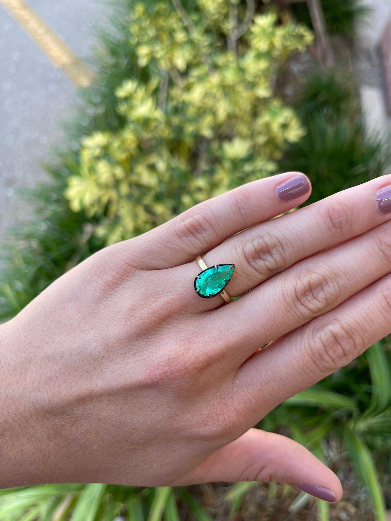 3.0 Carat Teardrop Colombian Emerald Solitaire Ring in 18K Gold - Vintage Georgian Style Statement Jewelry for Weddings, Anniversaries & Special Occasions