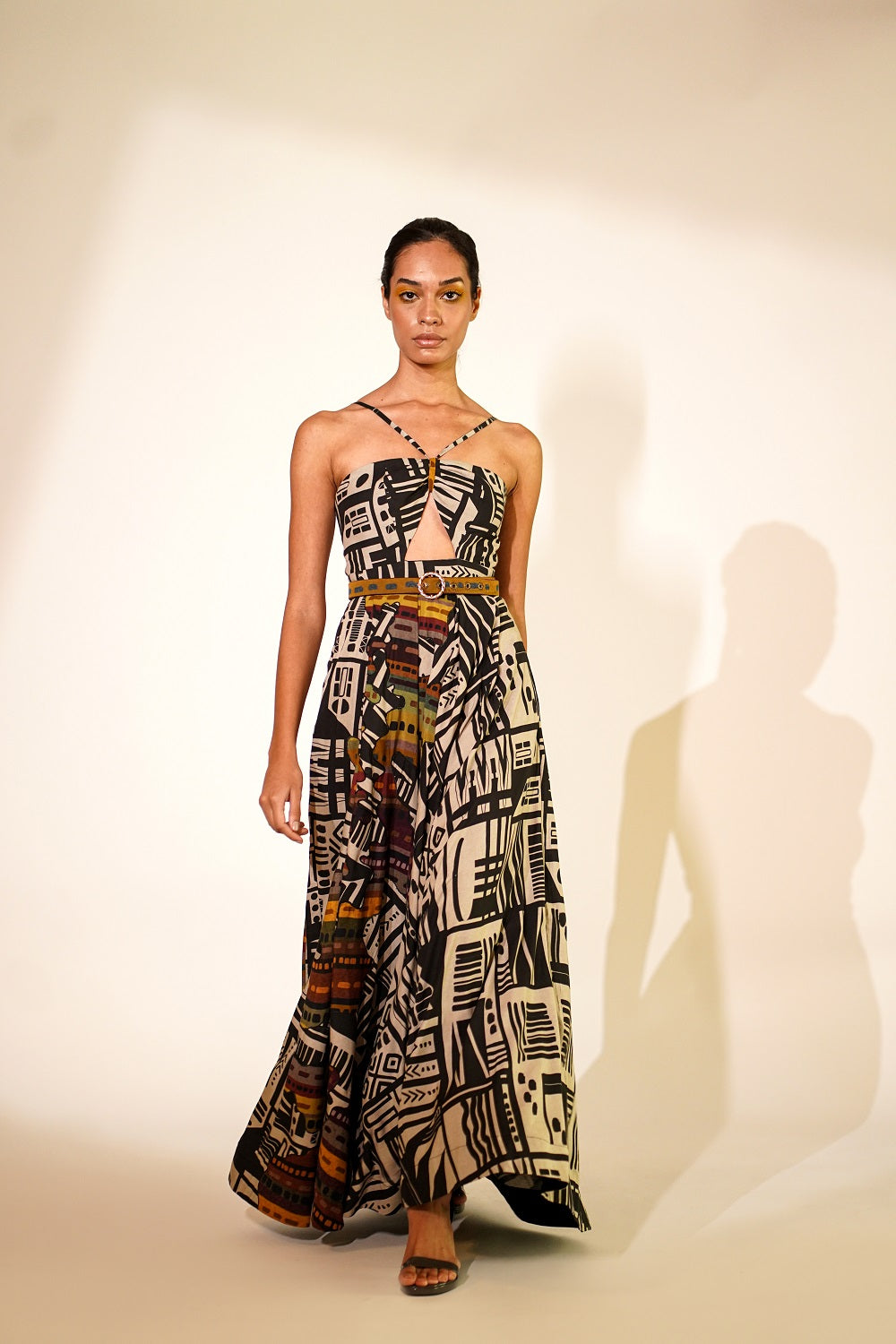 Elegant White Abstract Print Dress for Women - Perfect for Casual Outings, Parties & Summer Vacations