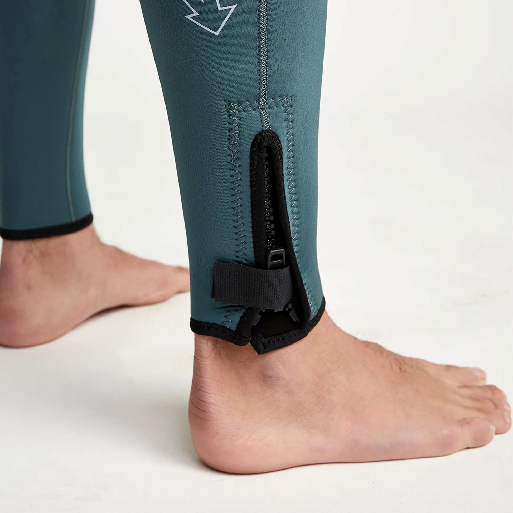 Axis Back Zip 3/2mm Full Wetsuit for Youth - Warm & Flexible Neoprene Surfing Suit - Perfect for Surfing, Diving & Water Sports