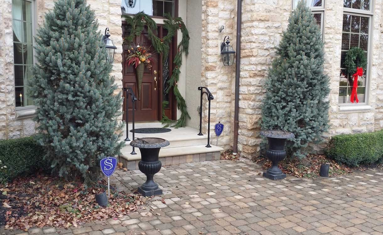 Iron X Handrail Arch #1 for Brick or Paver Steps - Sturdy Outdoor Stair Railing Support - Perfect for Garden Steps, Patio Stairs & Landscape Pathways