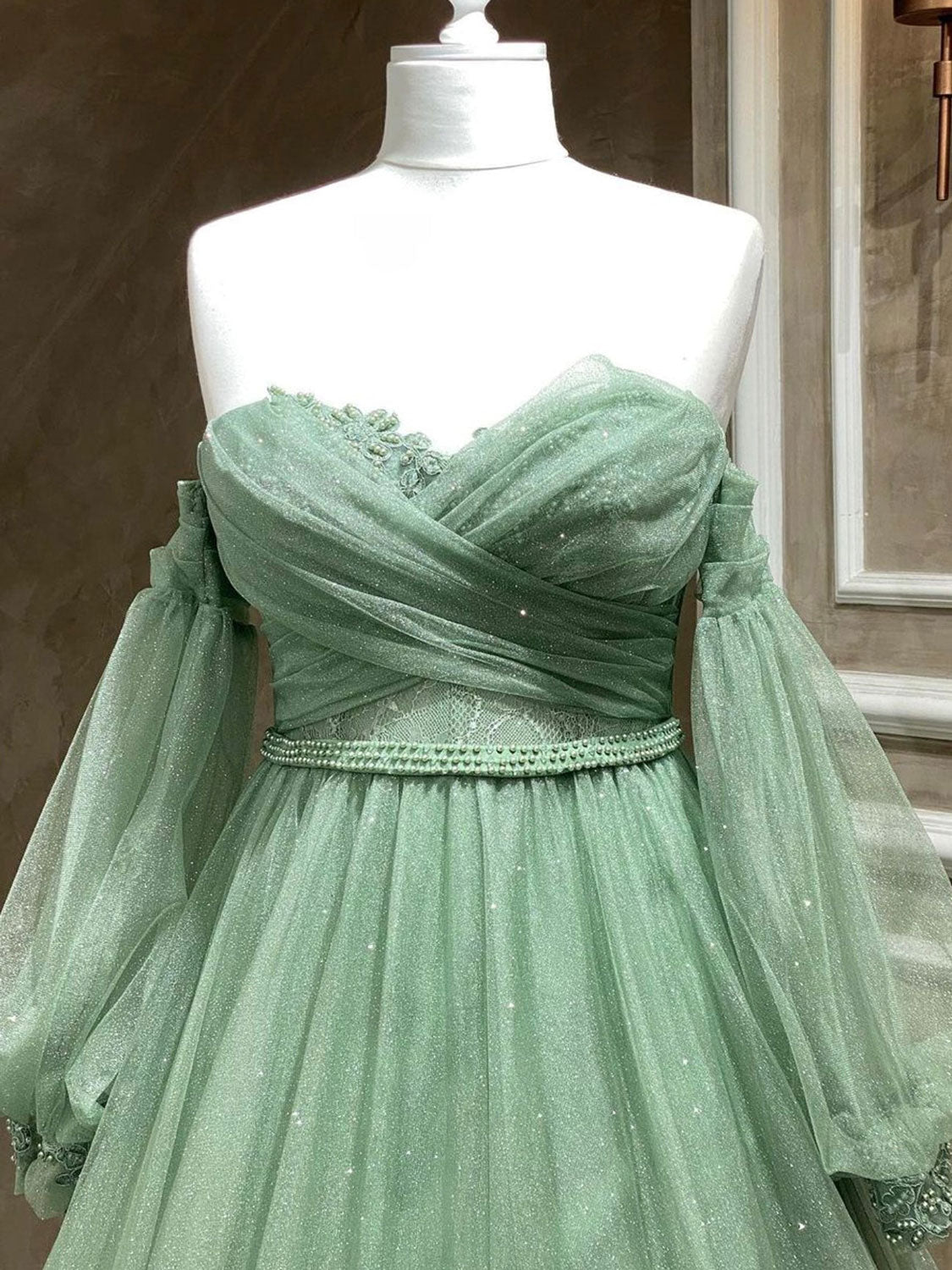 Elegant A-Line Sweetheart Neck Tulle Green Long Prom Dress | Formal Evening Gown for Women | Perfect for Prom Night, Homecoming, Wedding Guest & Special Occasions