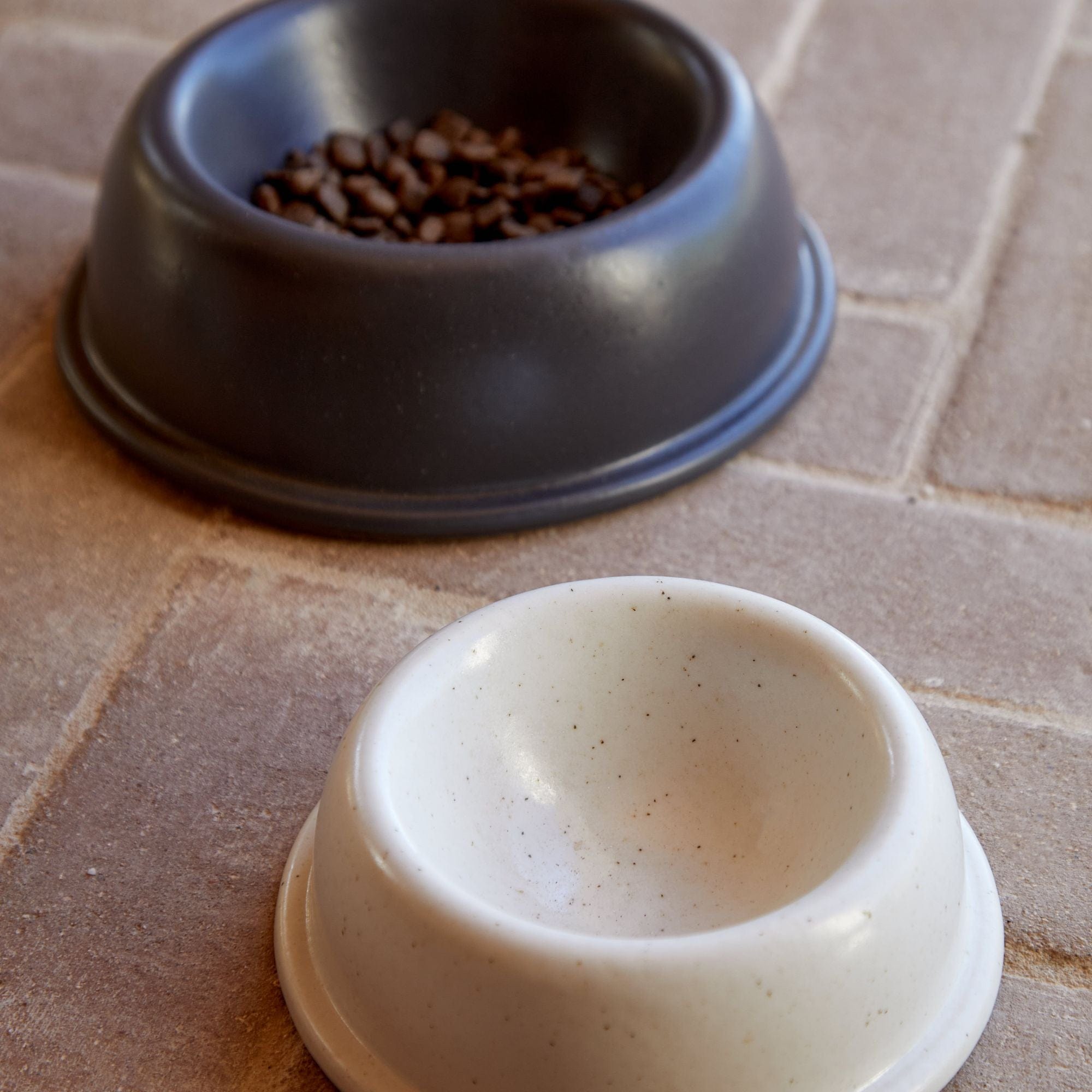 Pacifica Large Pet Food Bowls for Dogs & Cats - Durable Seed Grey Design - Perfect for Indoor & Outdoor Feeding