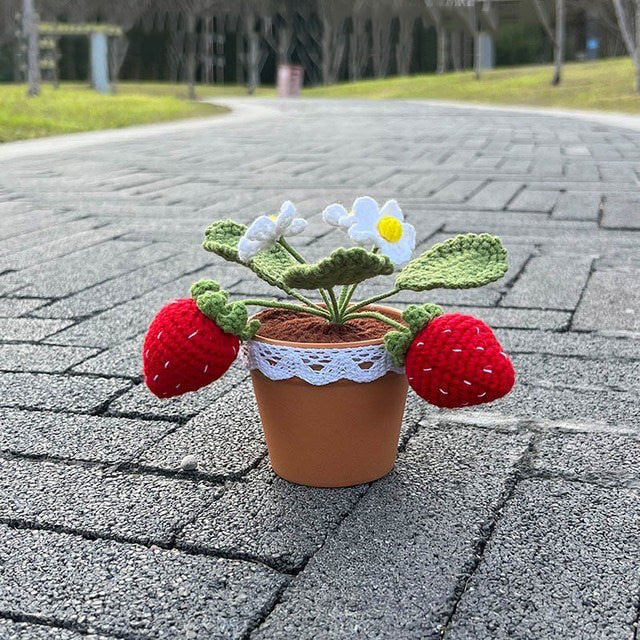 Handmade Crochet Potted Strawberry Bush - Decorative Artificial Plant for Home, Office & Gift - Perfect for Indoor Decor, Shelf Display & DIY Crafts