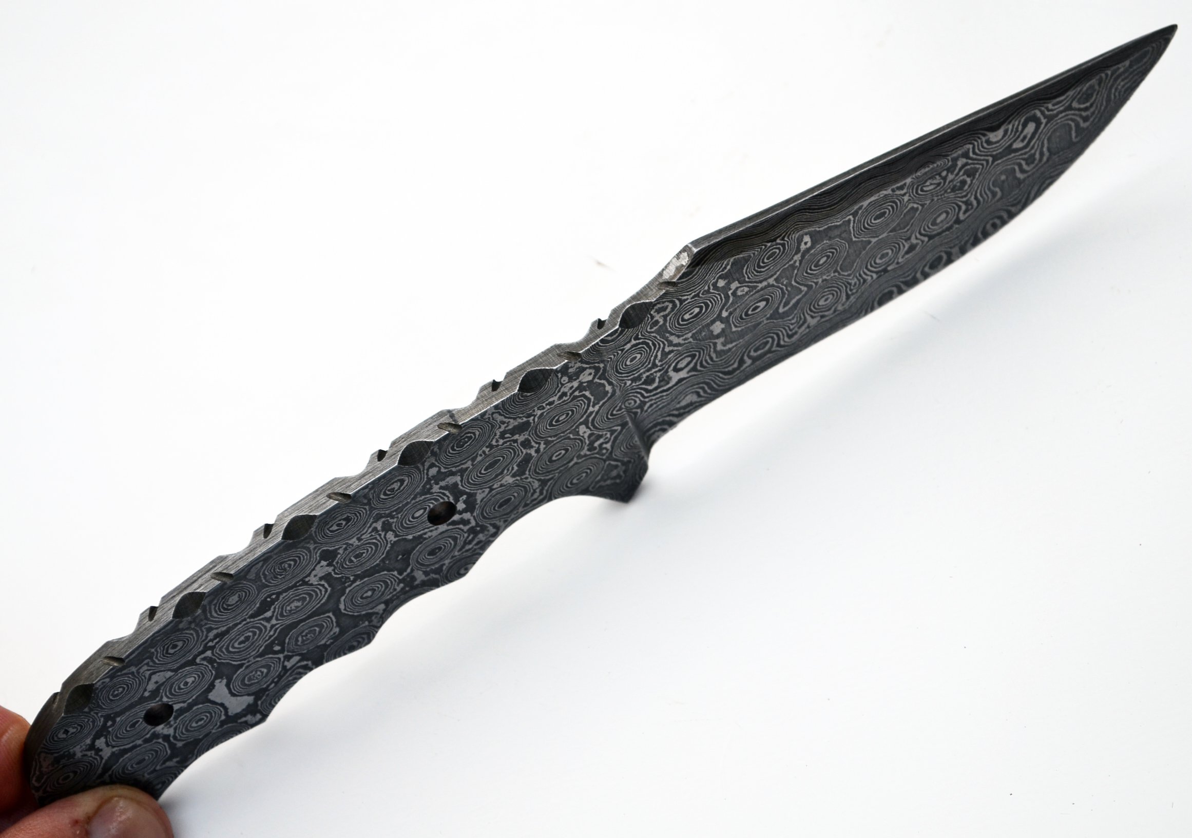 Premium Damascus Steel Hunting Knife - 1095 High Carbon Custom Blade for Skinning, Bushcraft & Outdoor Survival