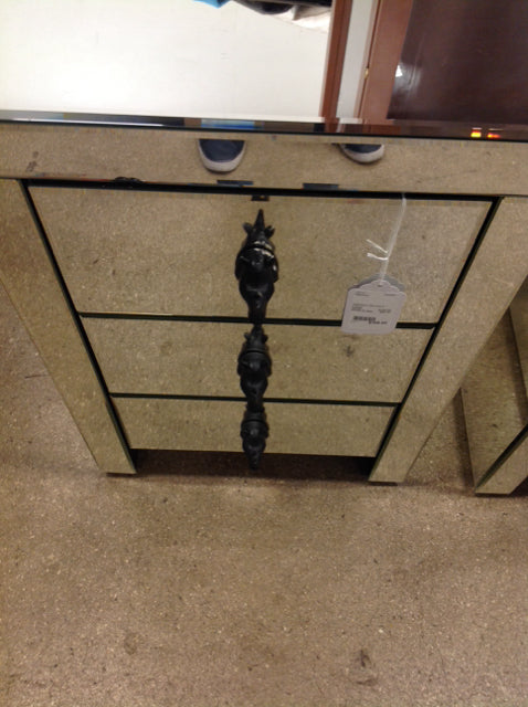Modern Mirrored Nightstand with 3 Drawers - Elegant Bedside Table for Bedroom, Living Room, or Guest Room Storage