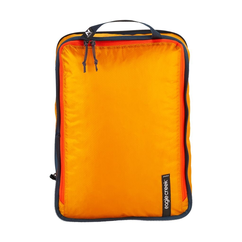 Eagle Creek PACK IT ISOLATE Medium Compression Packing Cubes - Travel Organizer for Clothes & Accessories, Sahara Yellow - Perfect for Suitcase & Backpack Organization