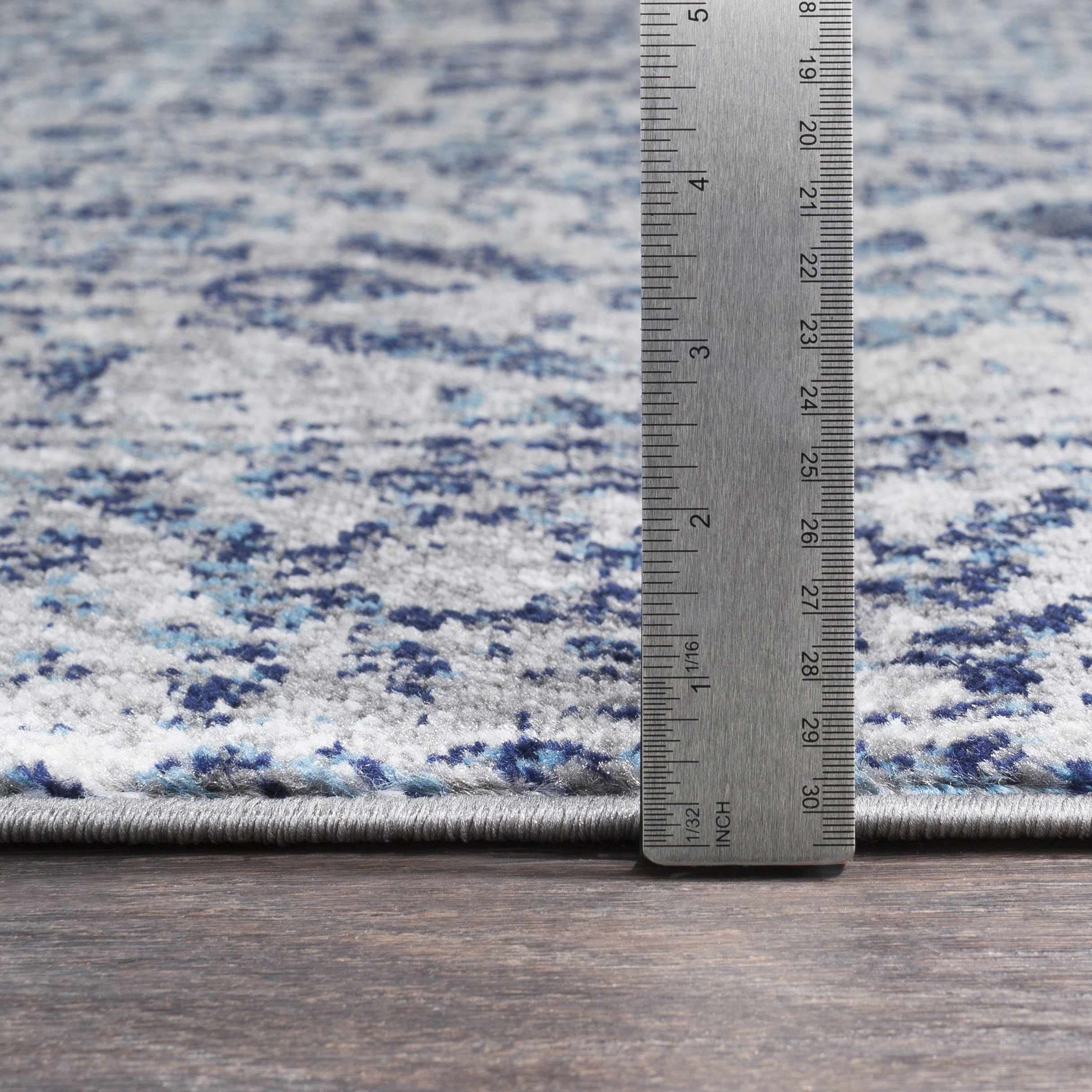 Costigan Traditional Area Rug 6'7