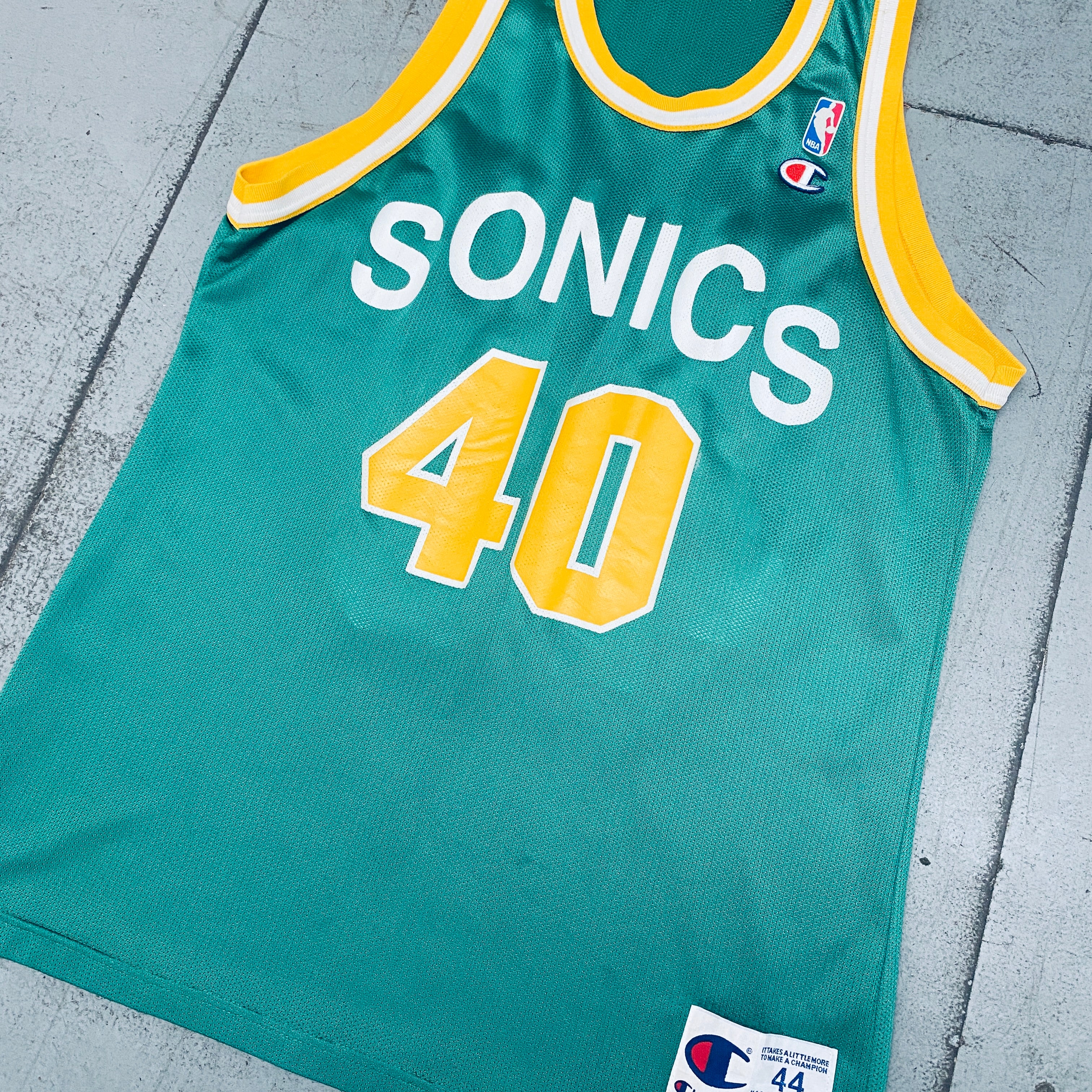 Shawn Kemp Seattle Supersonics 1993/94 Green Champion Jersey - Men's NBA Basketball Replica Jersey - Perfect for Game Day, Collecting & Sports Fan Gifts