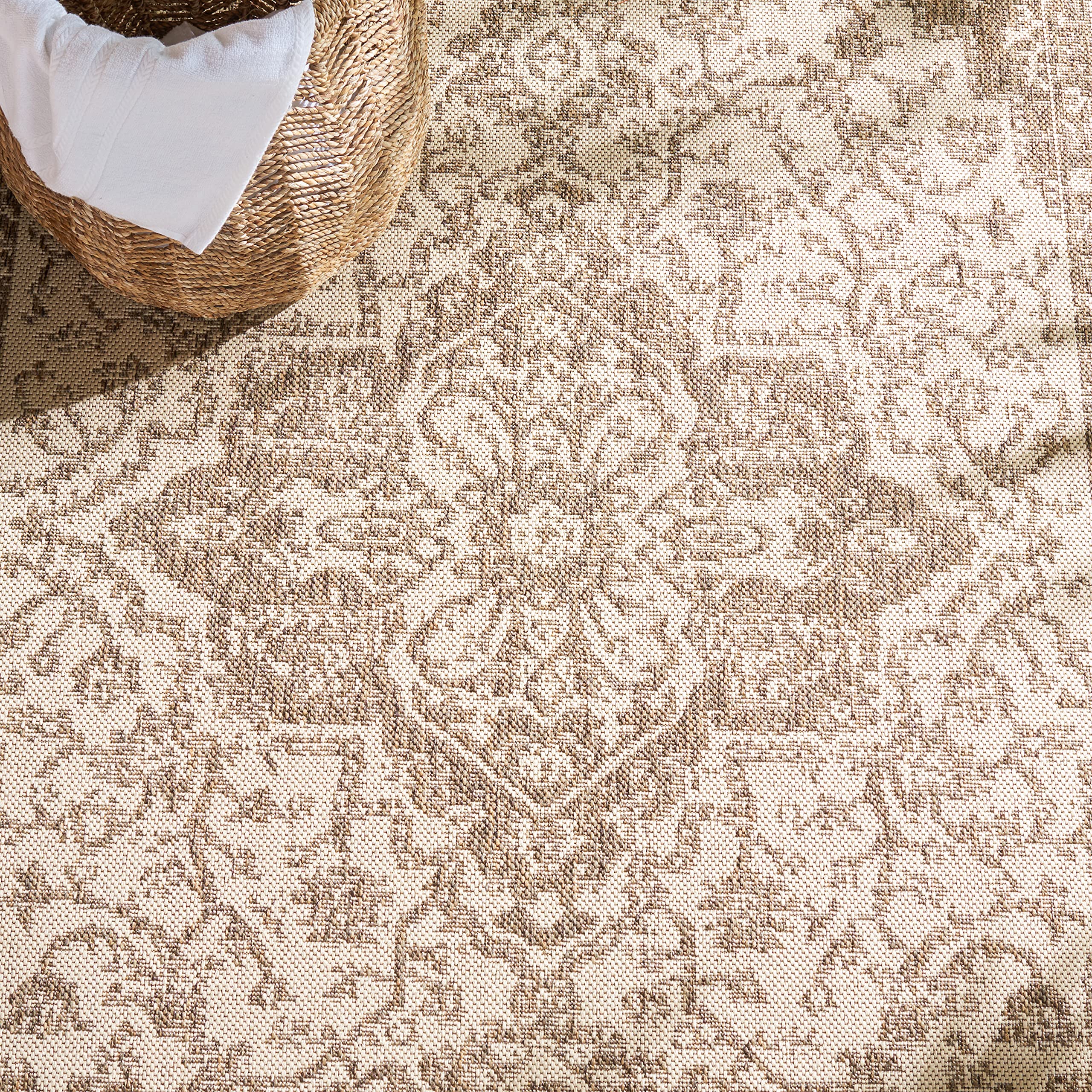 SAFAVIEH Beach House Collection 2'2