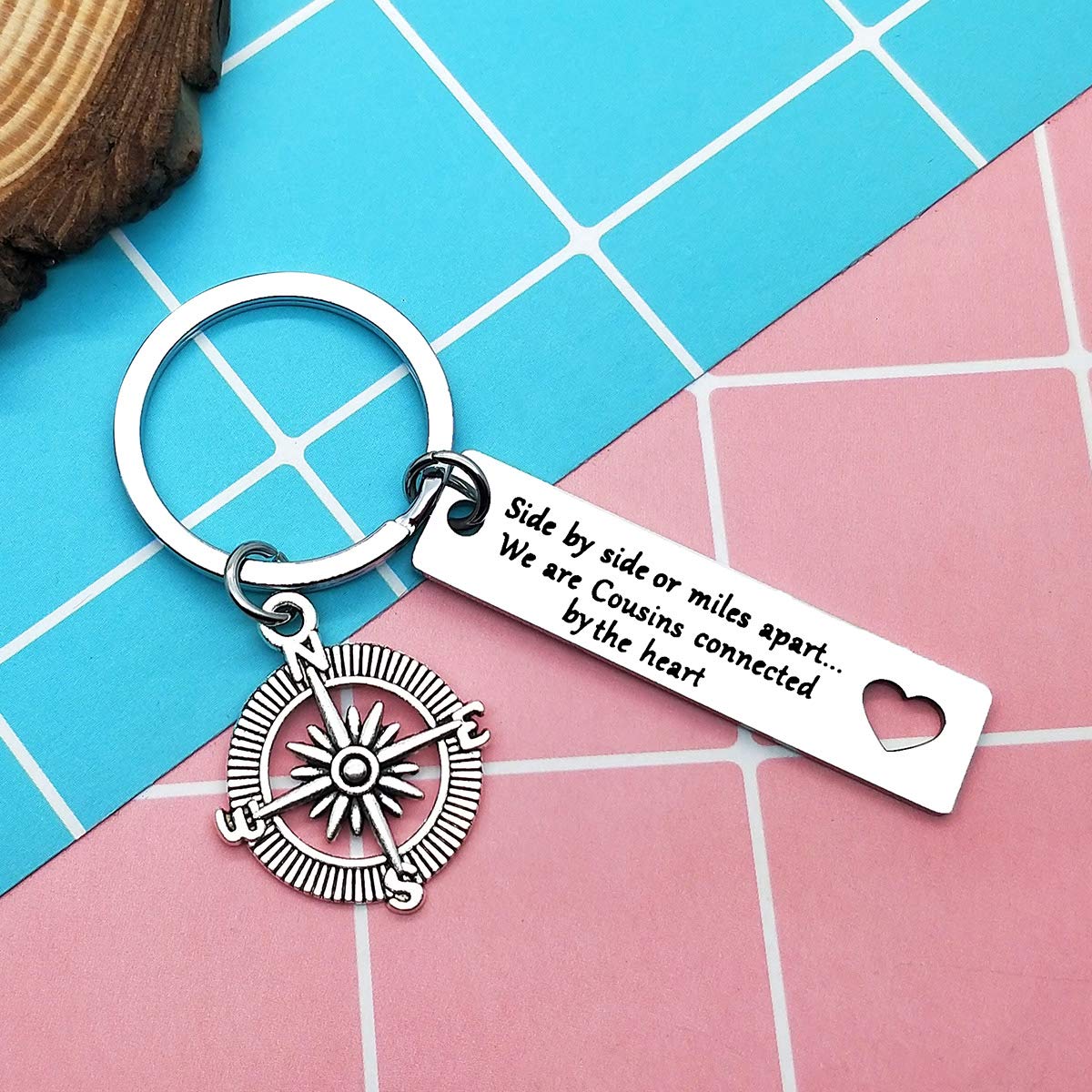 Personalized Cousin Keychain Jewelry - Unique Christmas & Birthday Gift for Cousins - Long Distance & Graduation Gifts for Men & Women - Perfect for Family Reunions, Special Occasions & Keepsakes