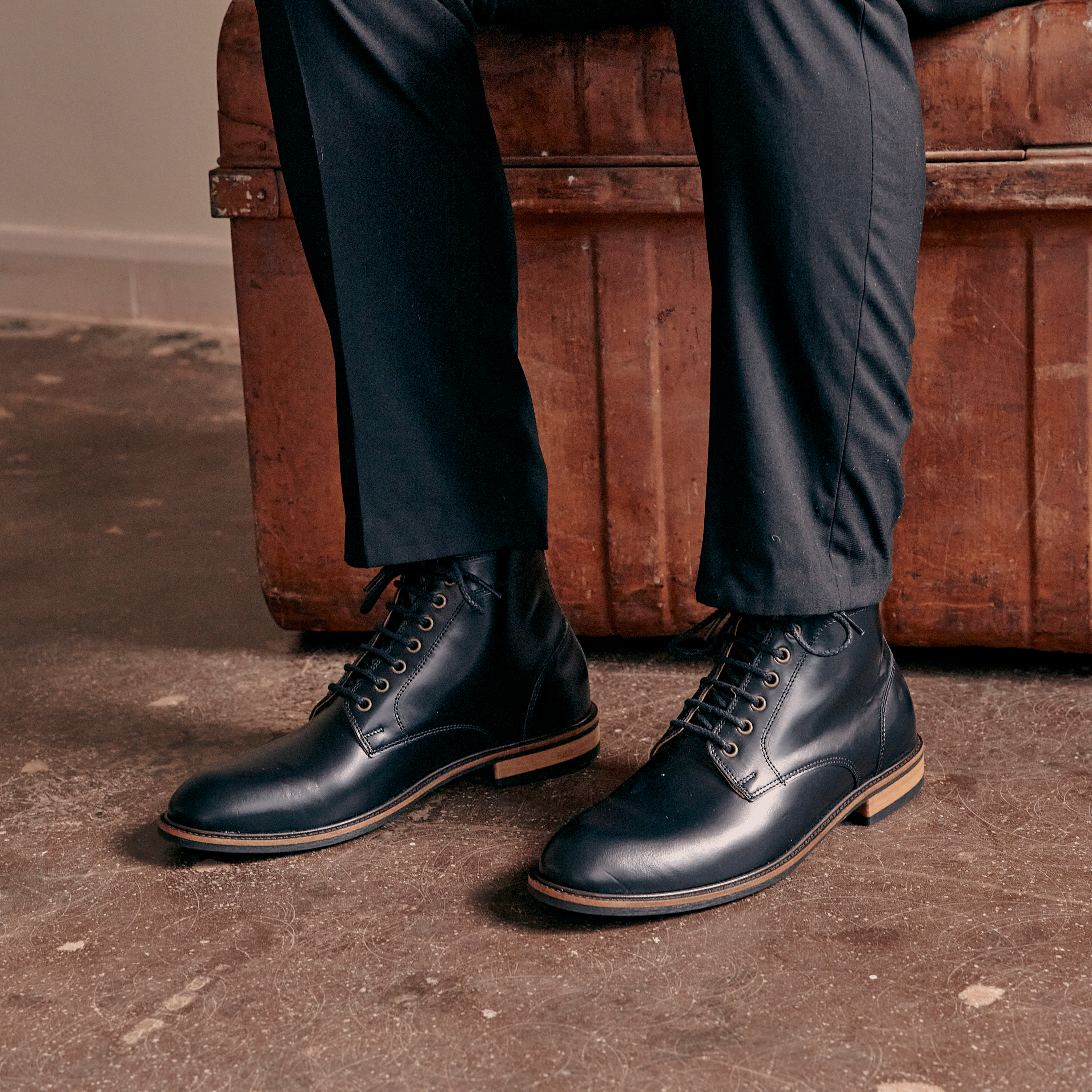 Dutton Black - Premium Quality Apparel for Men & Women | Stylish & Comfortable Fashion for Everyday Wear, Work & Casual Outings