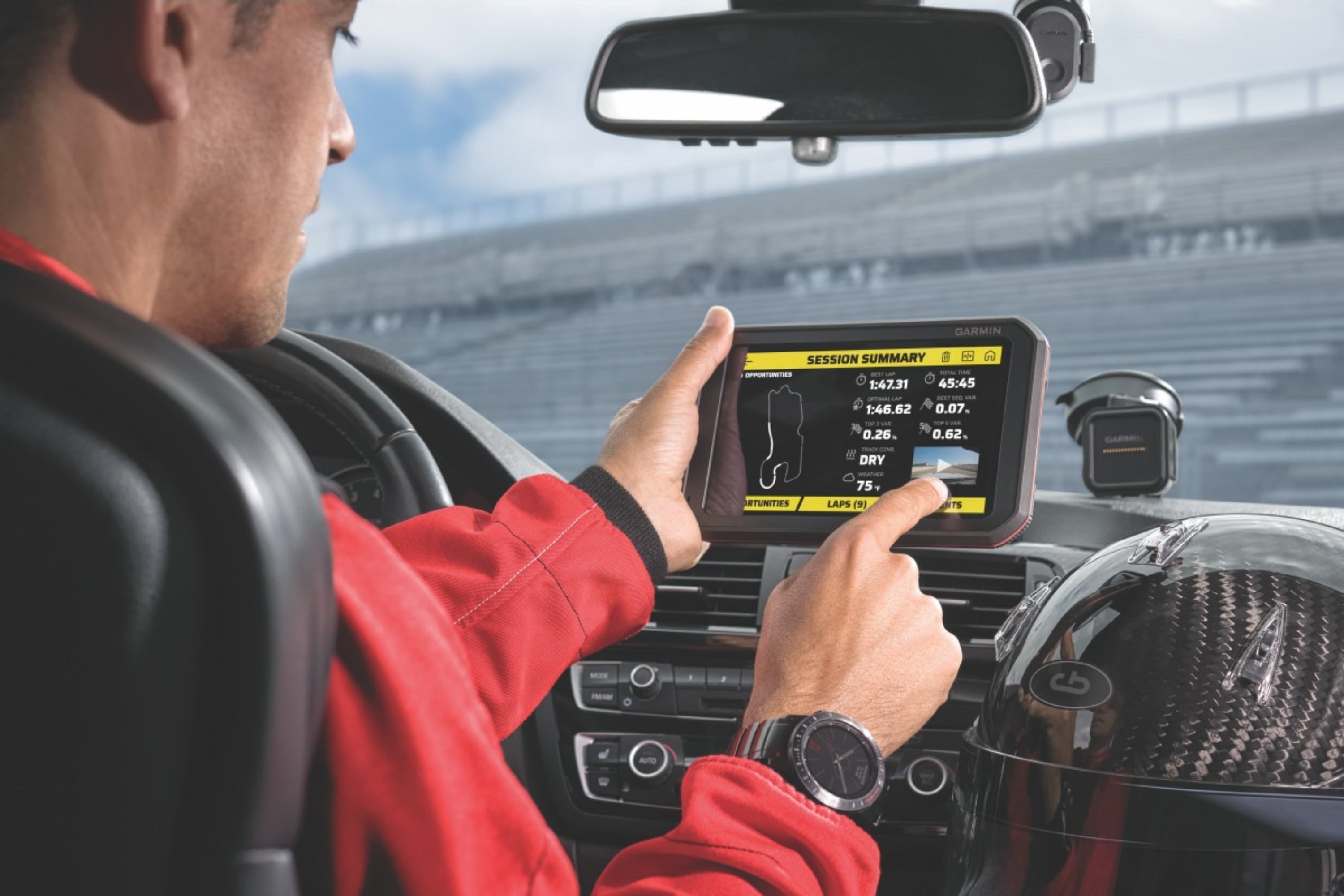Garmin Catalyst Racing Computer with GPS & Wireless Cameras - Track Performance, Lap Timing & Driving Analytics for Motorsports & Racing Enthusiasts