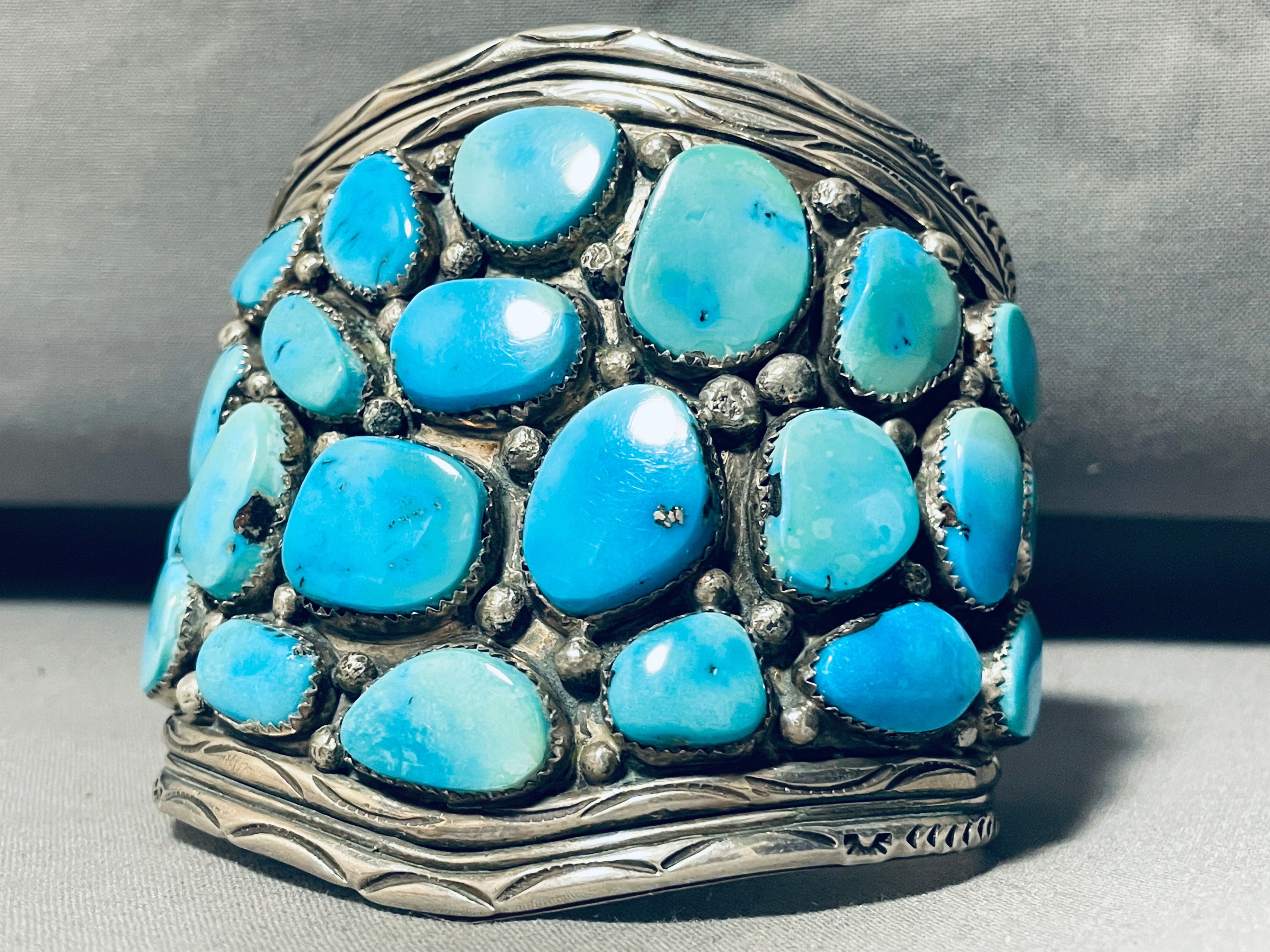 117 Grams Powerful Vintage Native American Navajo Turquoise Sterling Silver Bracelet - Handmade Southwest Jewelry for Women, Boho Chic Accessory - Perfect for Festivals, Weddings & Special Occasions