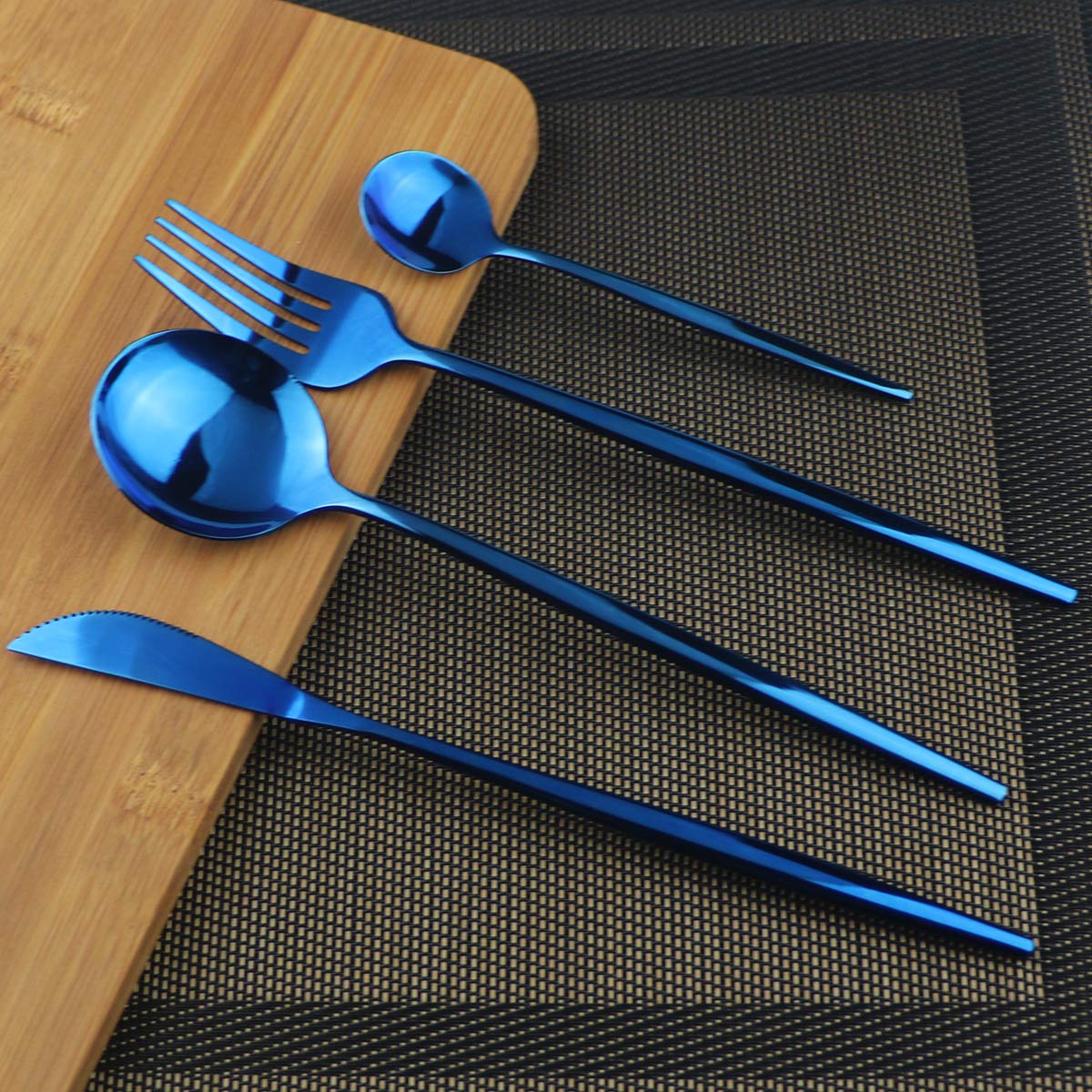 Premium Gugrida 24-Piece Silverware Set - 18/10 Stainless Steel Flatware Set with Forks, Spoons & Knives | Mirror Polished Reusable Cutlery for Restaurants, Dinner Parties & Everyday Use (6-Piece Place Settings, Elegant Blue) - Perfect for Hosting, Wedding Gifts & Upscale Dining Experiences
