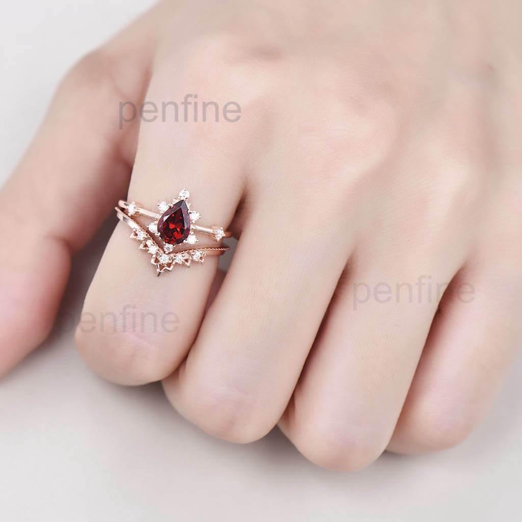 Vintage Art Deco Style Pear Garnet & Alexandrite Cluster Engagement Ring Set - 2 Piece Bridal Jewelry for Wedding, Anniversary & Special Occasions