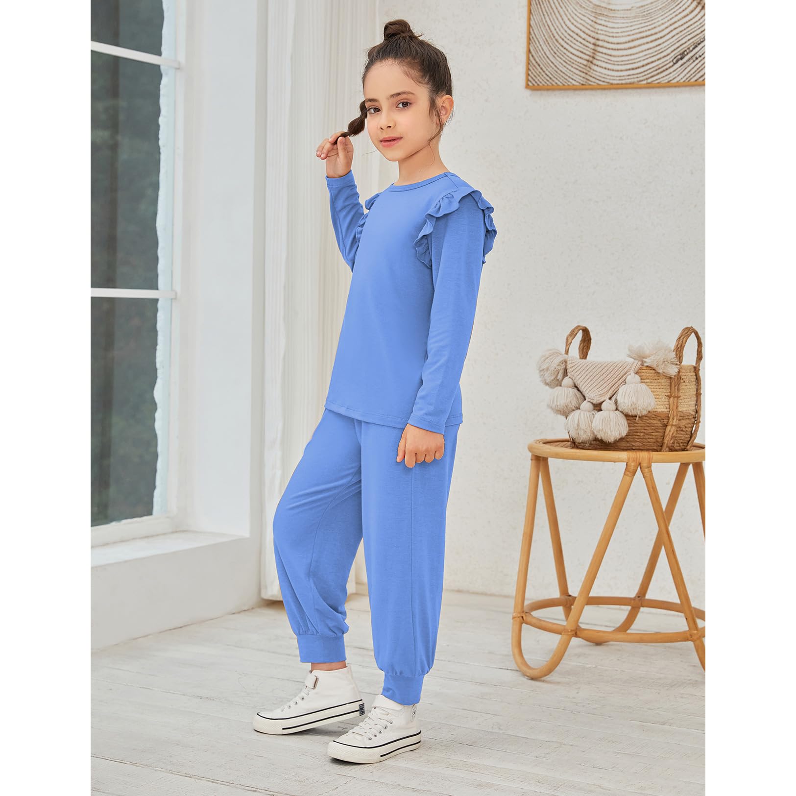 QPANCY Girls 2-Piece Tracksuit Set - Stylish Ruffle Pullover Sweatshirt & Comfortable Sweatpants for Kids | Perfect for School, Playdates & Casual Outings