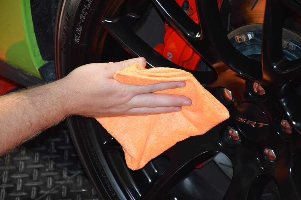 McKee's 37 Ceramic Wheel Coating Kit - SiO2 Ceramic Series (4 fl oz) | Brake Dust & Wheel Protectant | Long-Lasting Shine & Protection for Car, Truck & Motorcycle Wheels