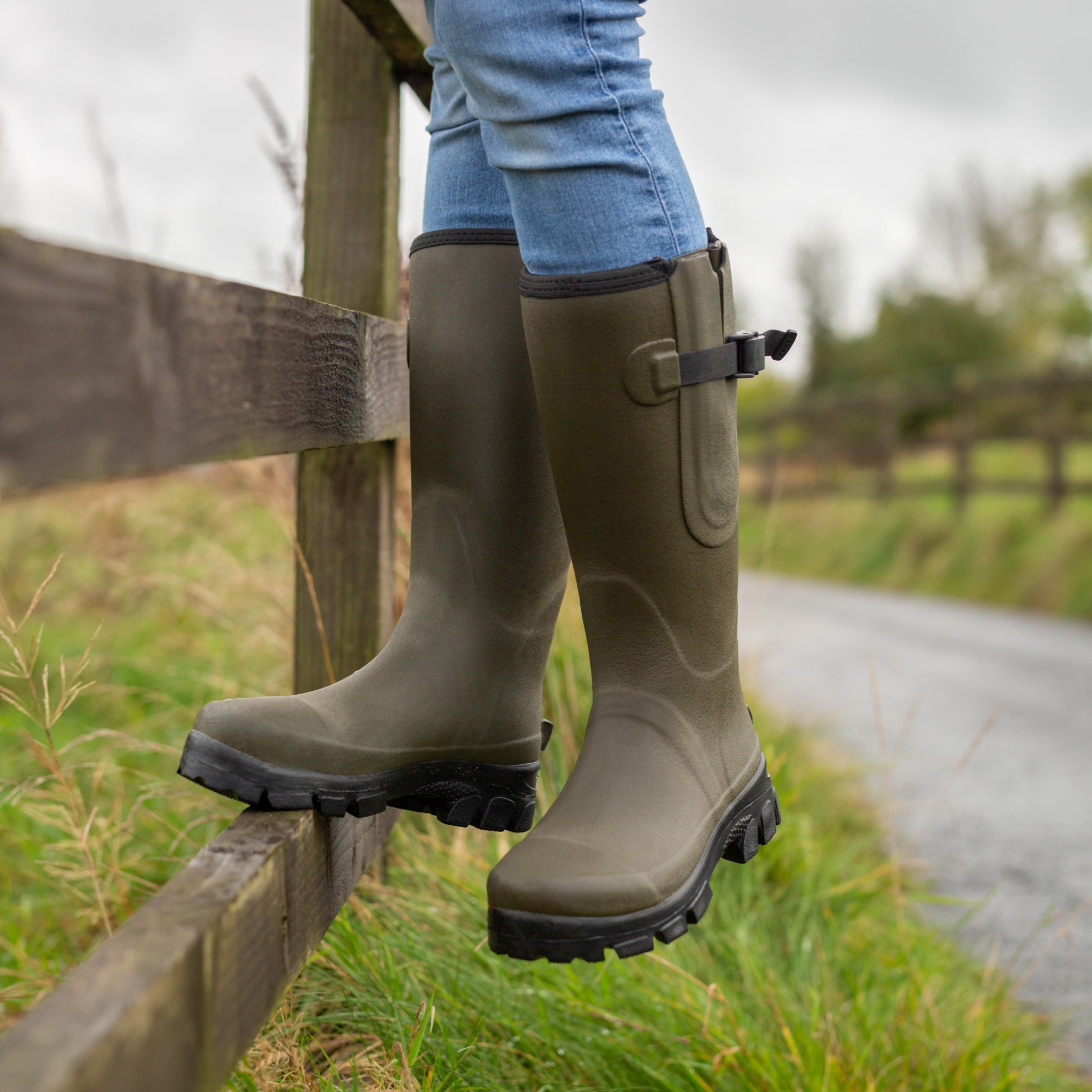 Women's Helton Neoprene Lined Waterproof Wellington Boots for Rain, Snow & Outdoor Activities - Gardening, Hiking & Farm Work