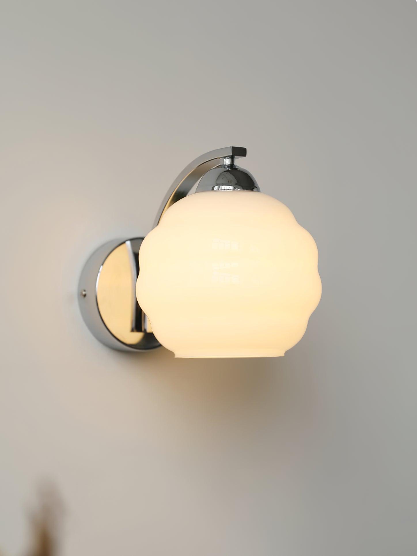 Vintage Art Deco Plug-in Wall Sconce - Brass Finish LED Wall Lamp for Bedroom, Living Room & Hallway Lighting
