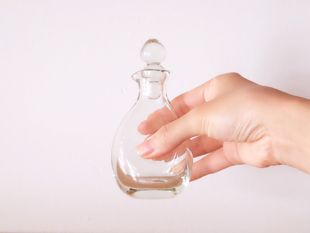 Premium Soy Sauce Dispenser by Seiten - Elegant Glass Bottle for Sushi, Dumplings & Asian Cuisine - Perfect for Restaurants, Home Kitchens & Gift Giving