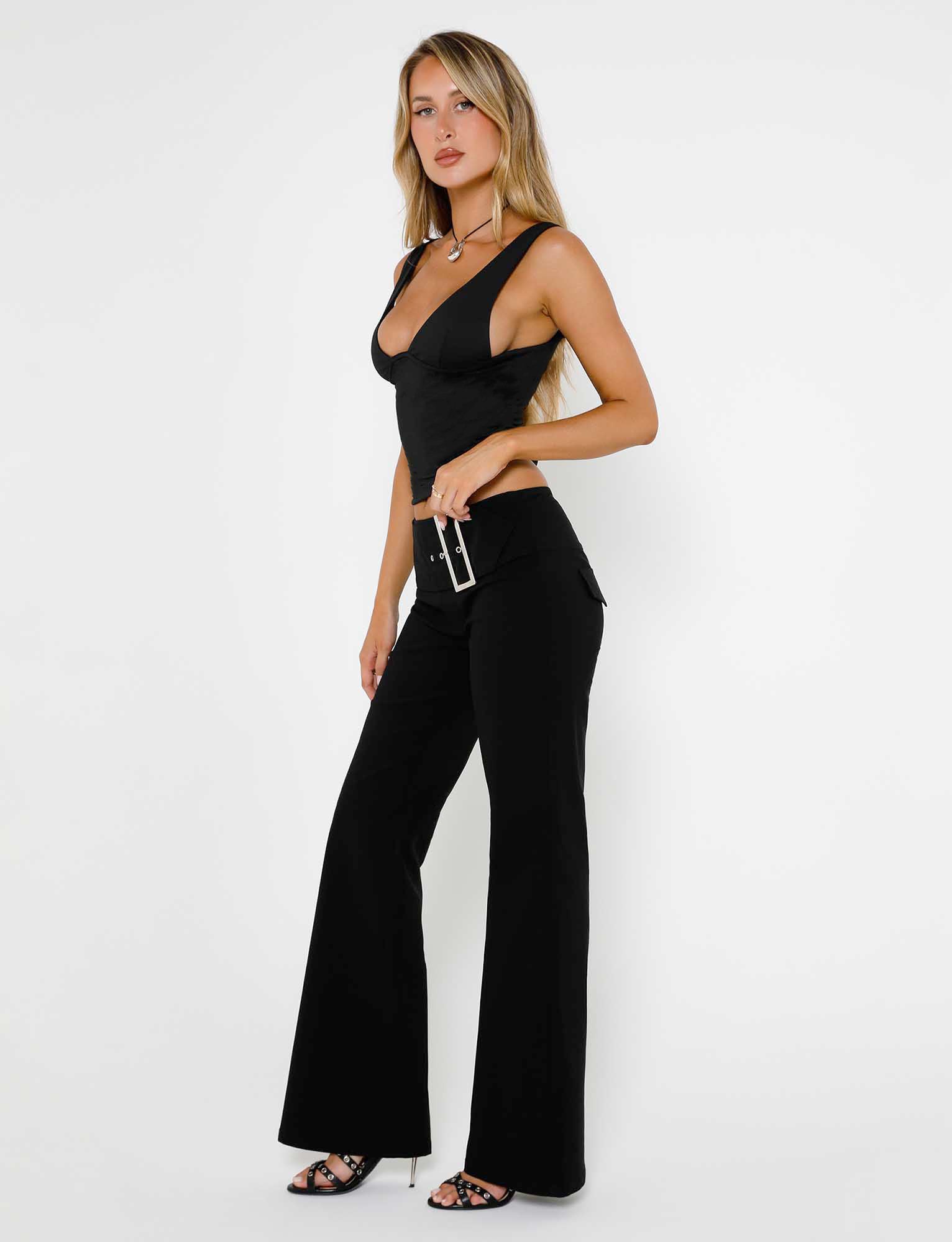 LUNARIA Women's Black Top - Stylish & Comfortable Blouse for Casual Wear, Office, and Evening Outfits