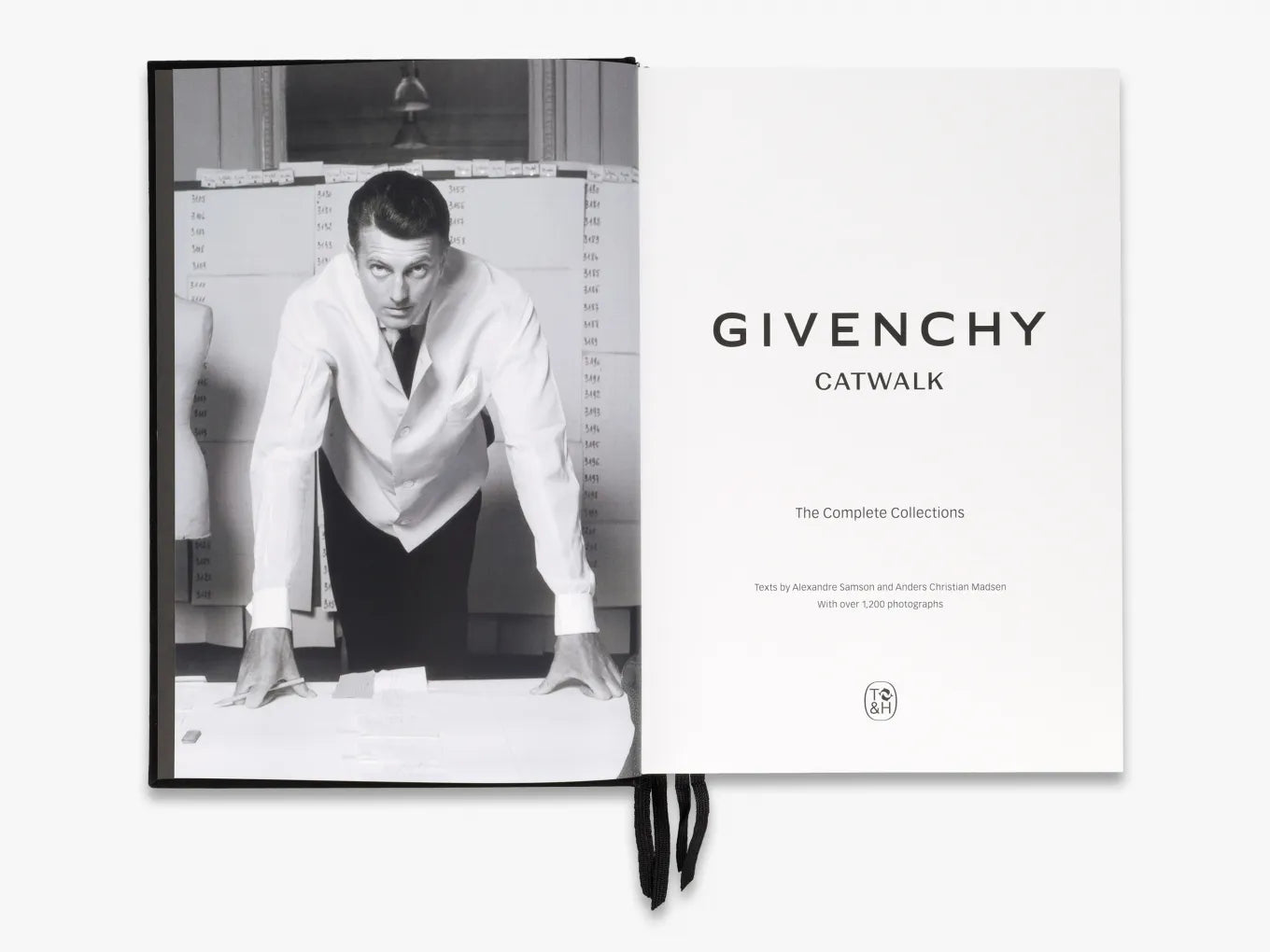 Givenchy Catwalk Perfume for Women - Luxury Floral Fragrance for Date Night & Special Occasions