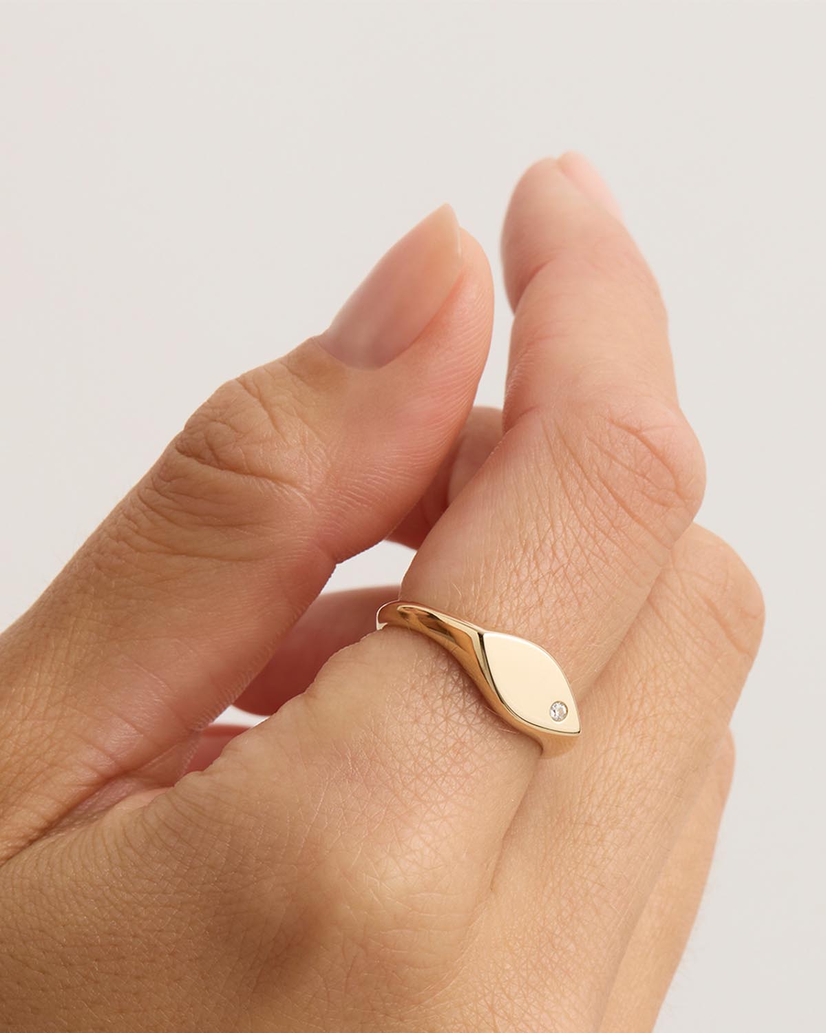 14K Solid Gold Petal Diamond Signet Ring for Women - Elegant Floral Jewelry Gift for Her - Perfect for Weddings, Anniversaries & Special Occasions
