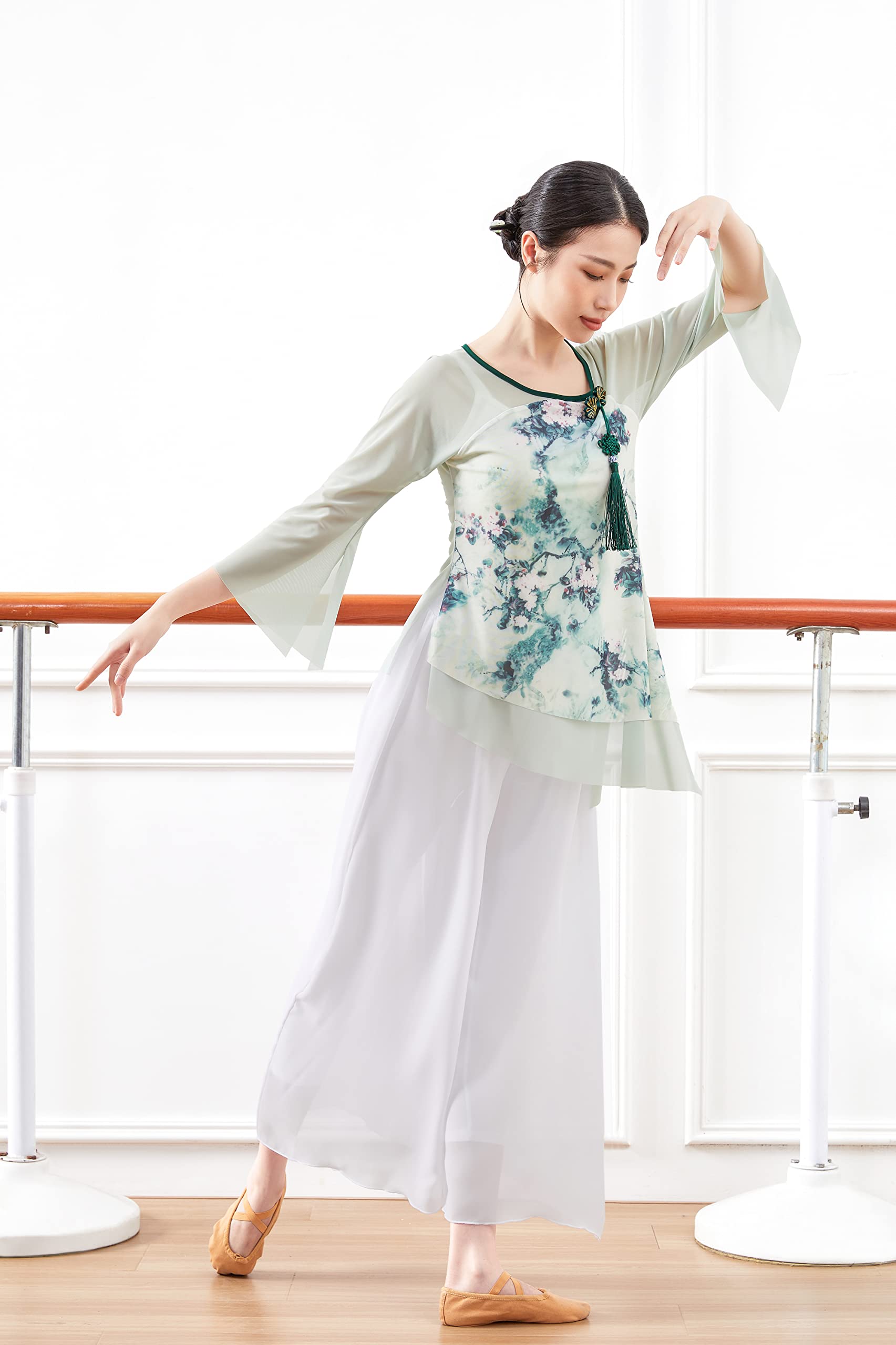 Angcoco Women's Traditional Chinese Long Sleeve Stretch Chiffon Dance Top for Performance, Stage Show, and Cultural Events