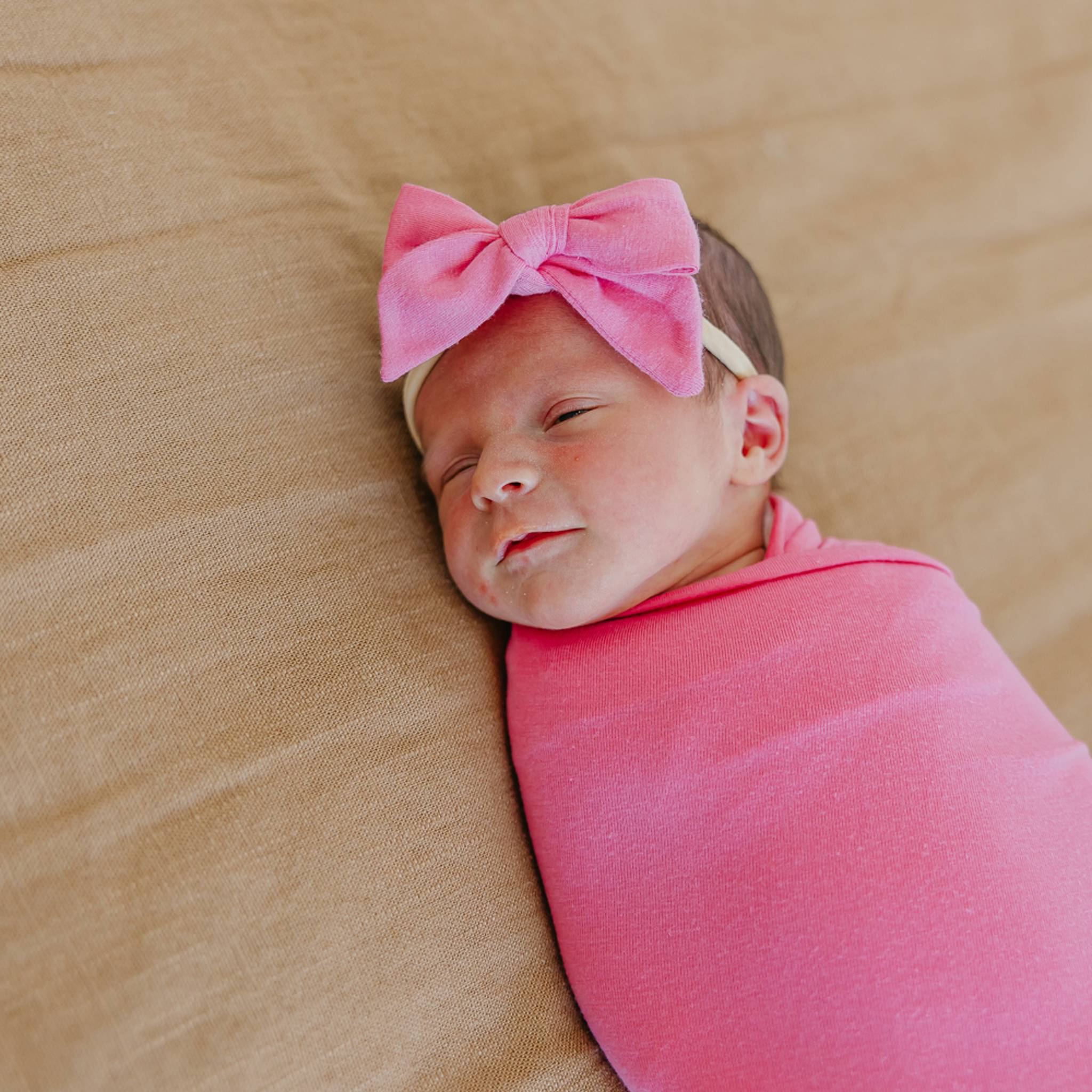 Classic Baby Bow Headband - Flamingo Design for Girls | Perfect for Newborn, Infant, Toddler Photos & Special Occasions