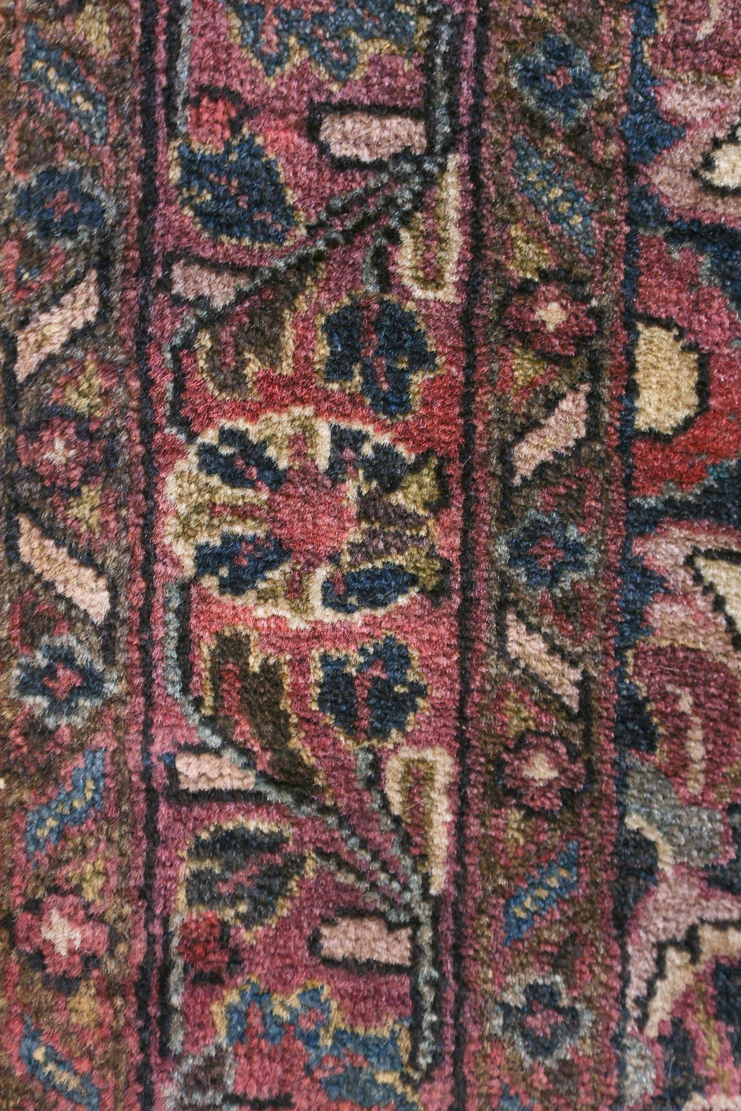 Antique Jozan Sarouk Handwoven Traditional Persian Rug - J72133 - Perfect for Living Room, Bedroom & Home Decor