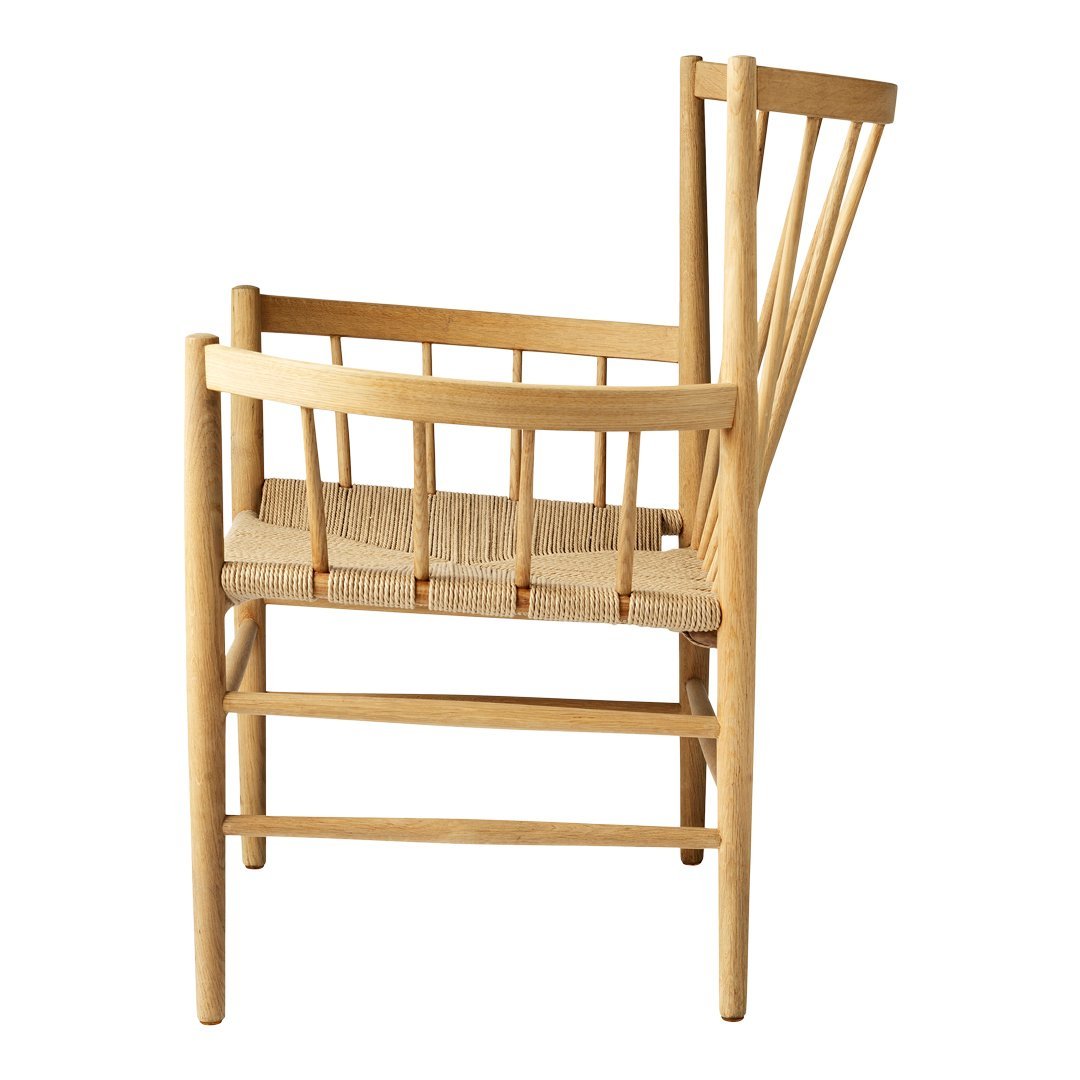 J82 Modern Lounge Chair - Comfortable Mid-Century Style Accent Chair for Living Room, Bedroom & Office - Perfect for Relaxing, Reading & Lounging