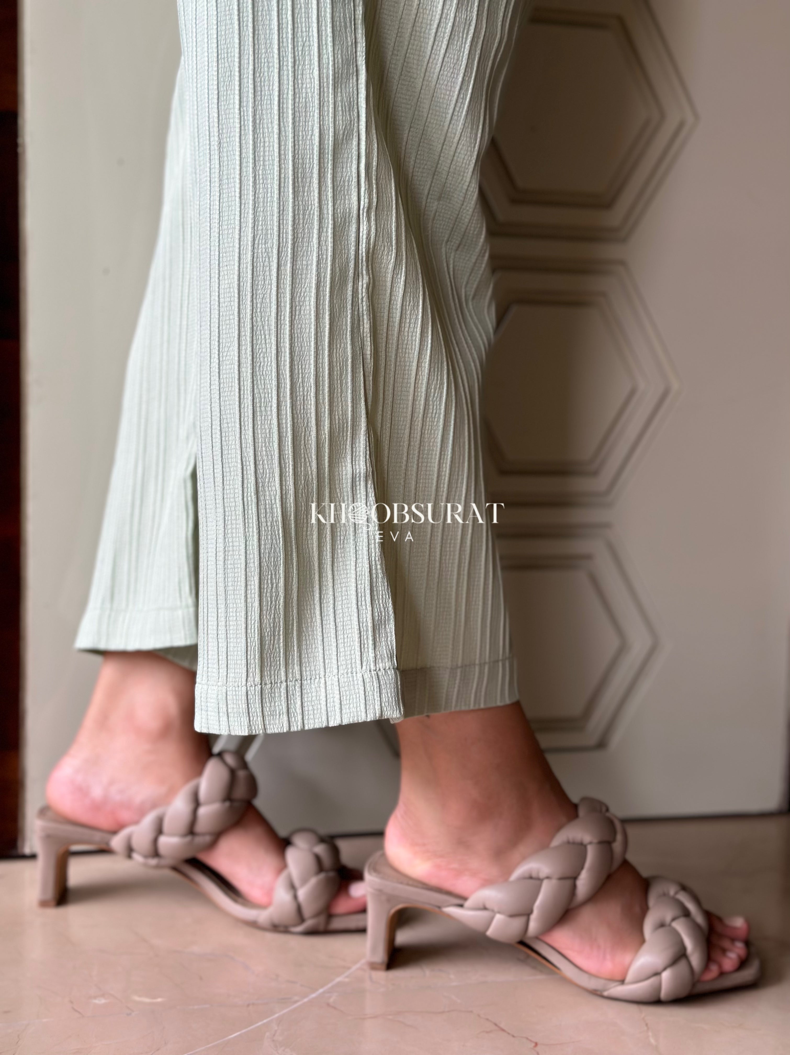 Stylish Urban Oasis Matching Outfit Set for Women - Perfect for Casual Wear, Street Fashion & Summer Vacations