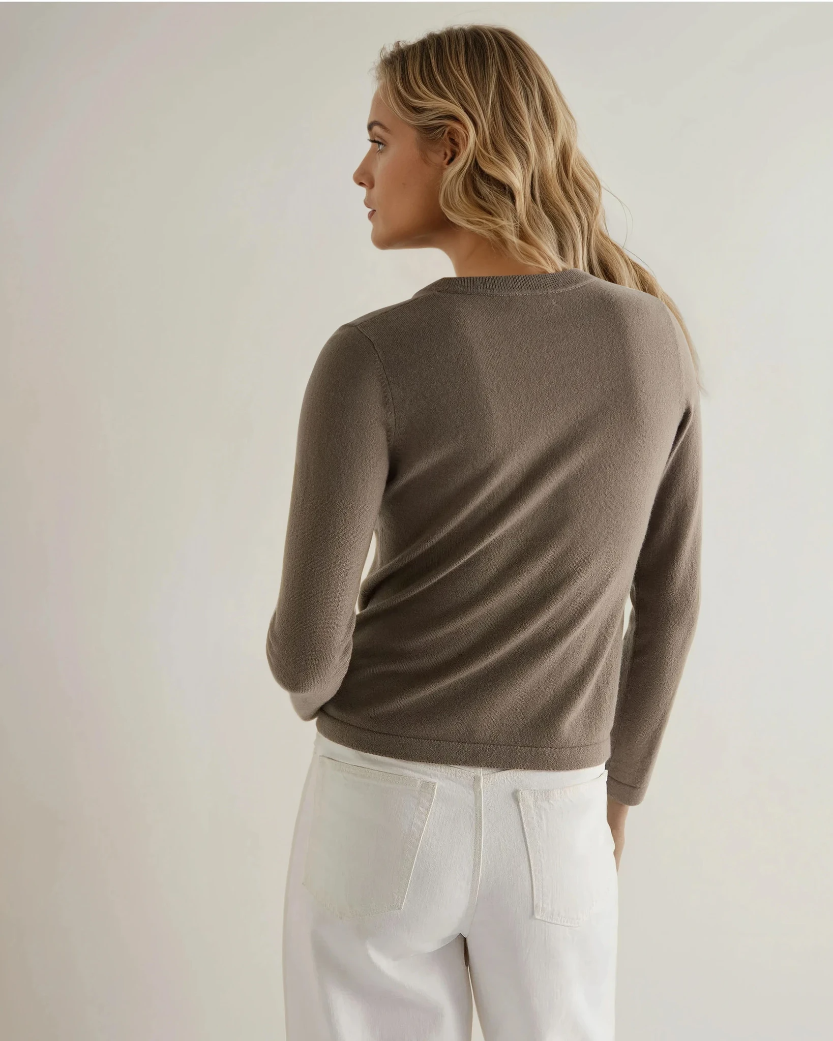 Vintage Women's Cashmere Sweater - Soft Round Neck Pullover in Khaki Green | Cozy Winter Wear for Casual Outfits & Office Attire