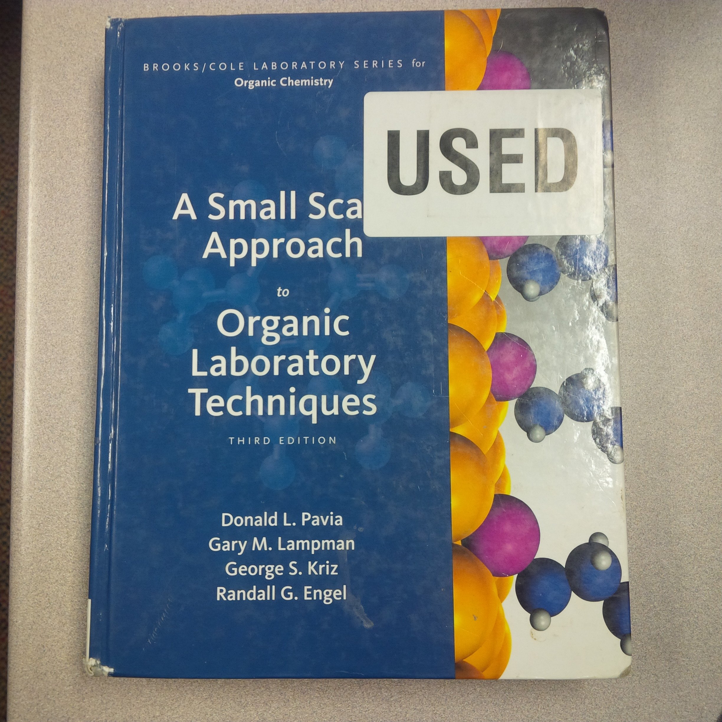 Small Scale Approach to Organic Laboratory Techniques - Organic Chemistry Lab Manual for Students & Researchers | Perfect for Classroom & Home Experiments