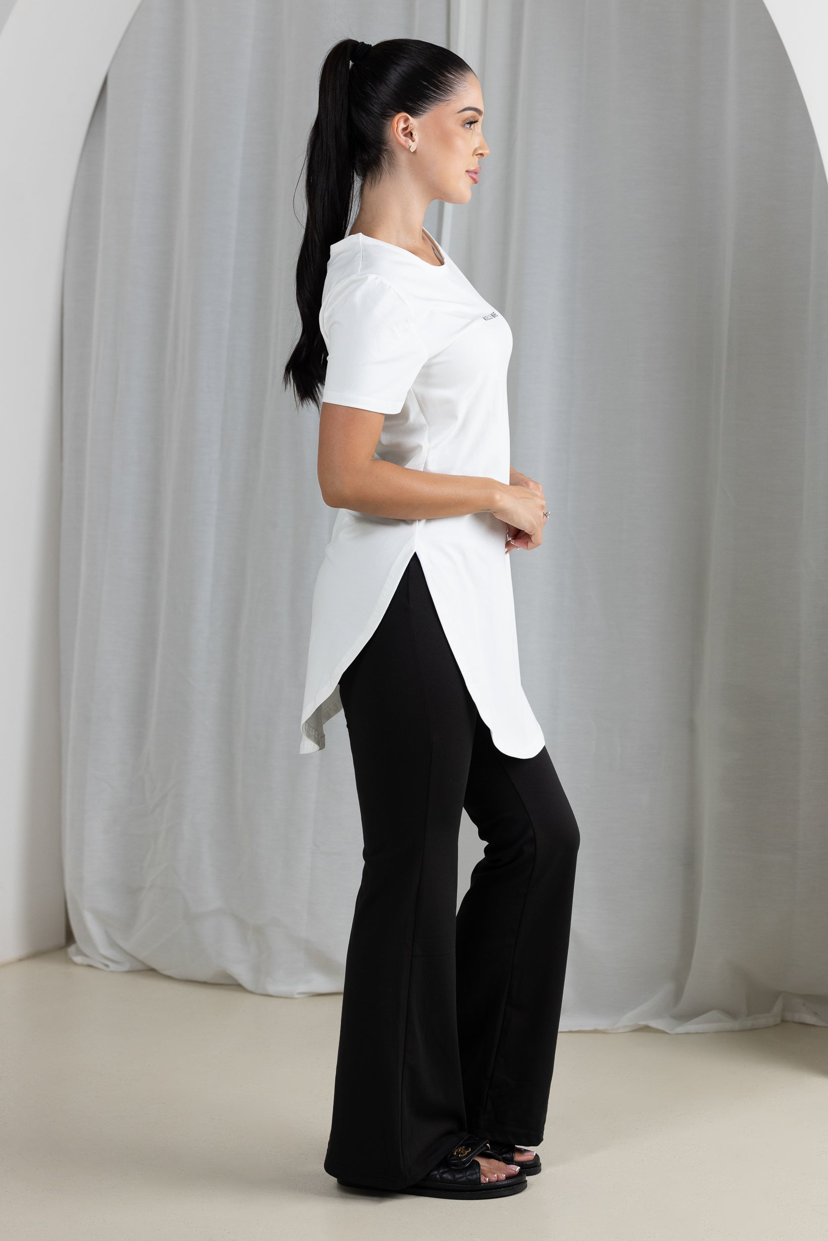 Modelle/Move Short Sleeve Loop Top - Women's Fashion Casual T-Shirt for Workout, Yoga & Everyday Wear