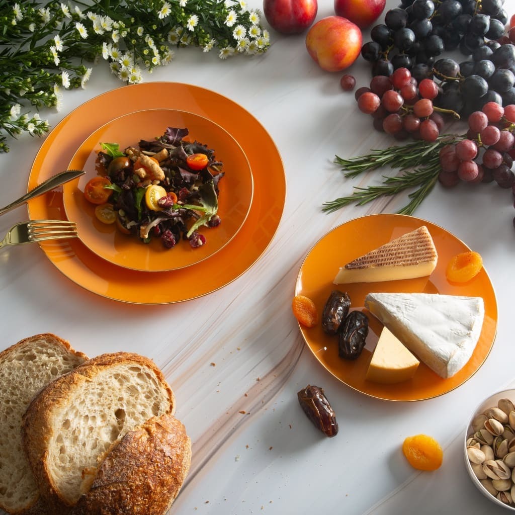 Elegant Round Plastic Plates with Leather & Gold Rim - Organic, Eco-Friendly Disposable Tableware for Parties, Weddings, and Special Events