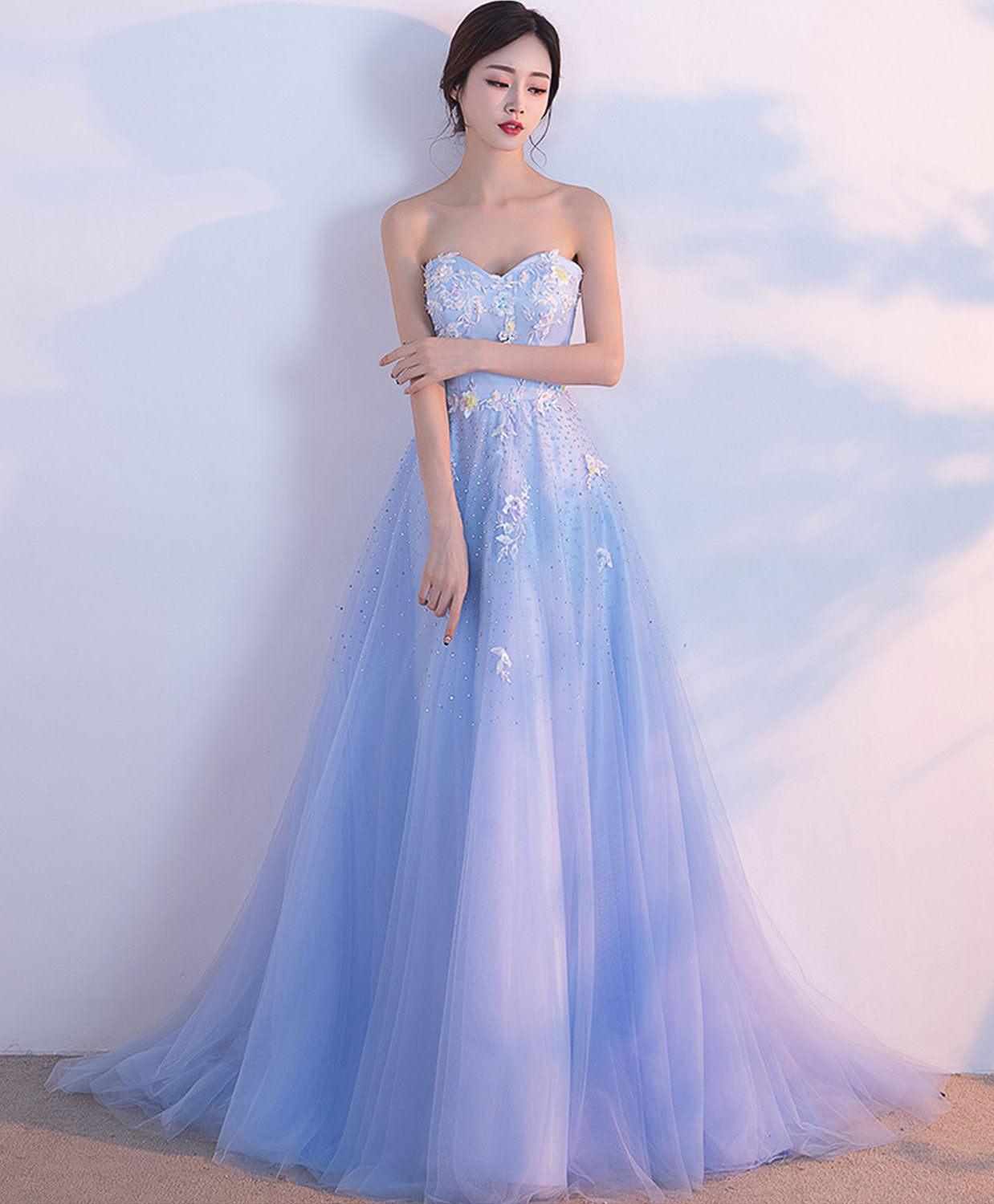 Light Blue Sweetheart Neckline Long Prom Dress with Lace Details - Elegant Formal Gown for Homecoming, Wedding Guest, or Special Occasions
