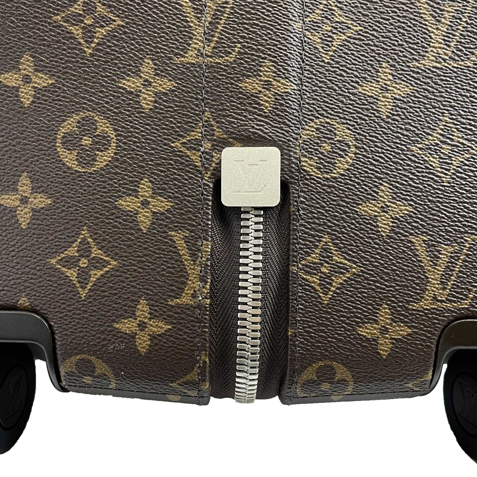 Authentic Louis Vuitton Horizon 70 Monogram Suitcase in Brown/Beige - Luxury Travel Luggage for Business Trips & Vacations